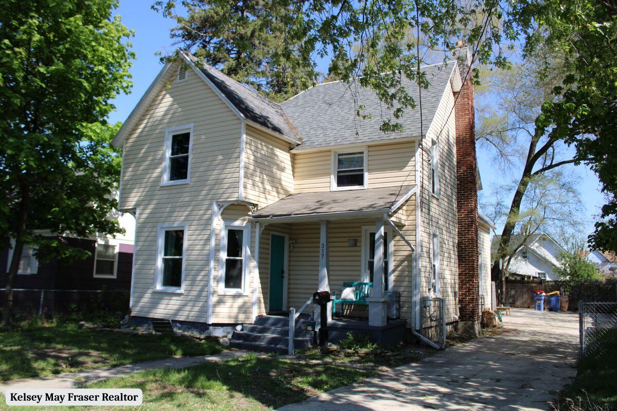 317 Brown Street SE
