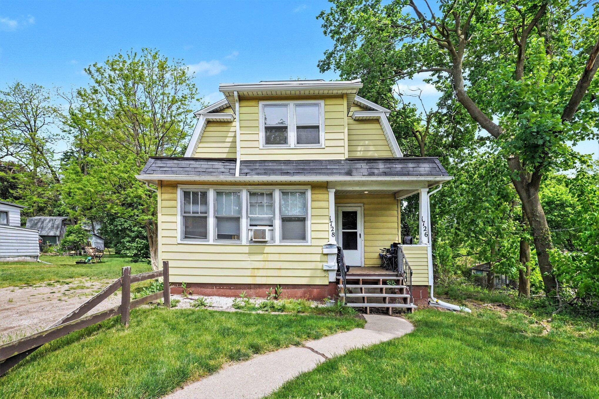 1726-1728 Commonwealth Avenue