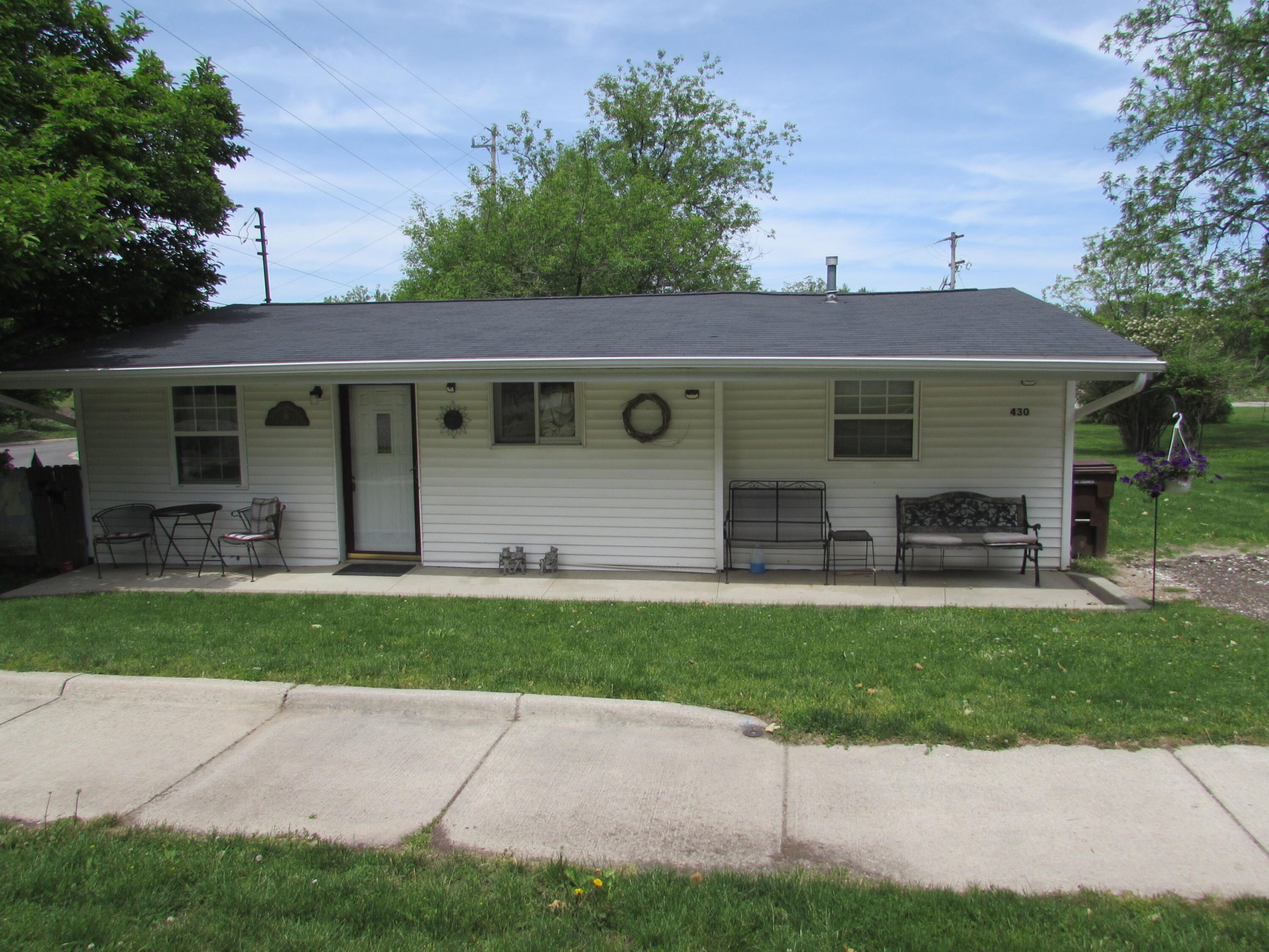 430 W Race Street
