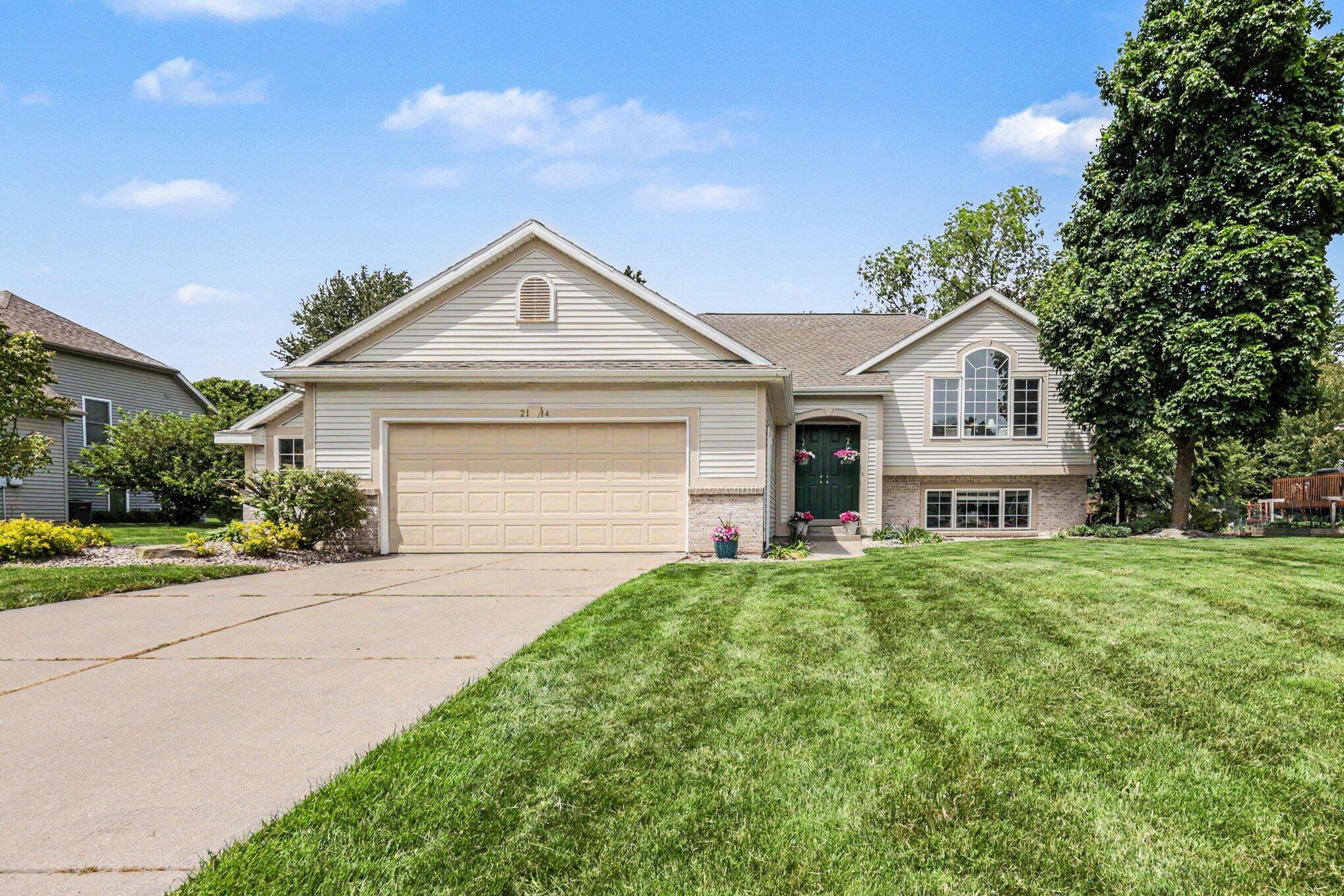 2114 Arbor Court