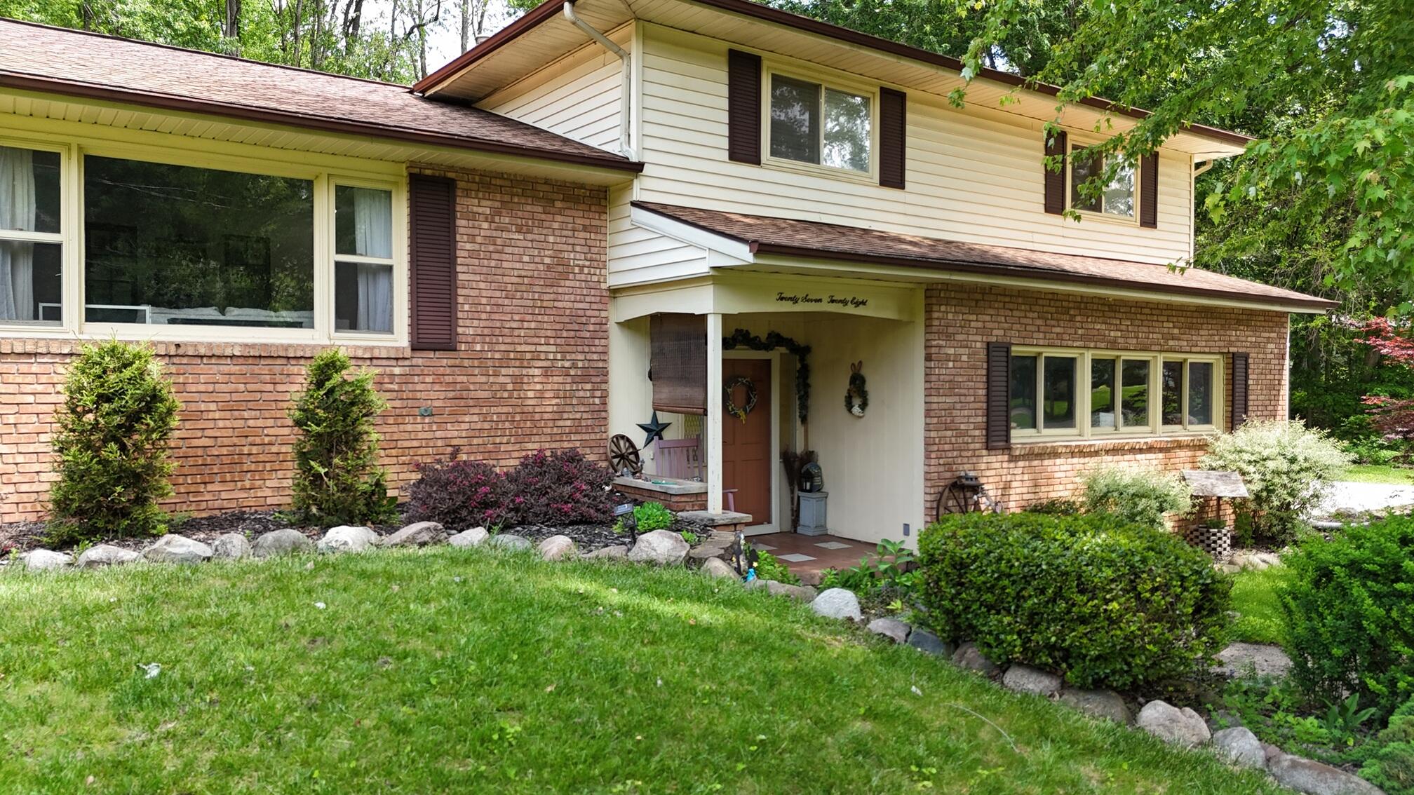 2728 Forest Lake Drive