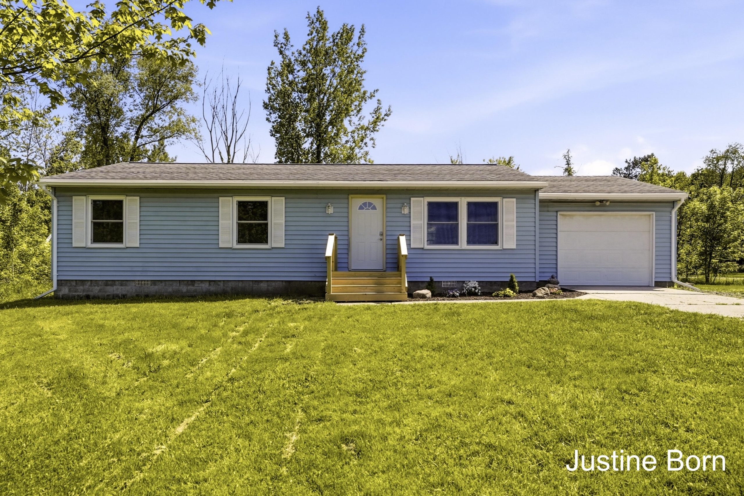 8620 11 Mile Road NE