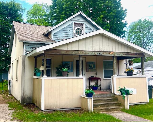 709 Oak Avenue