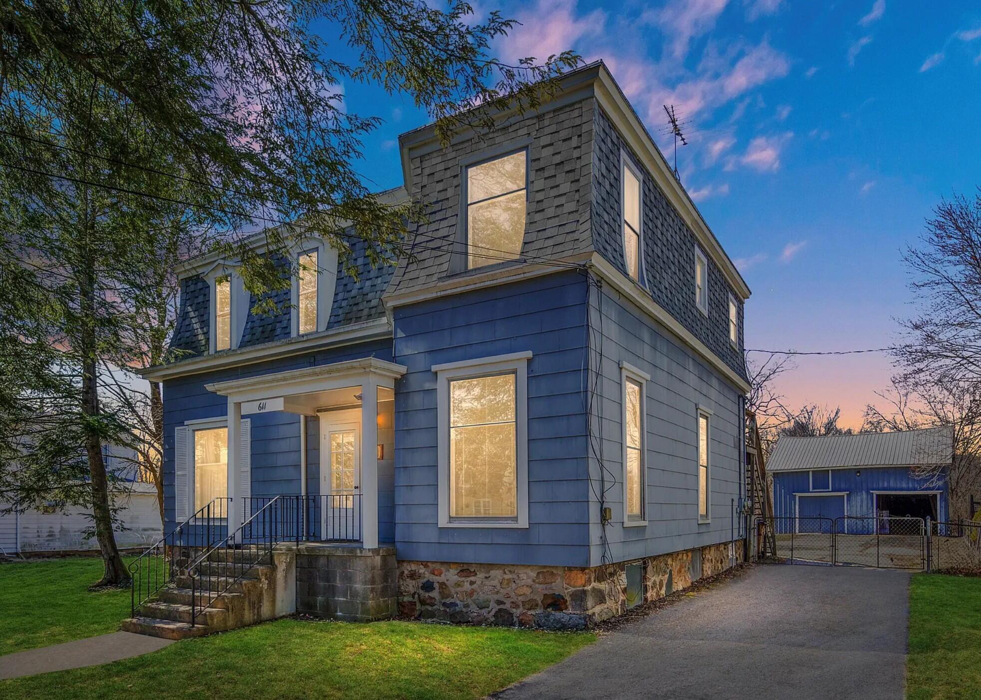 611 N Jackson Street Unit: Unit 1
