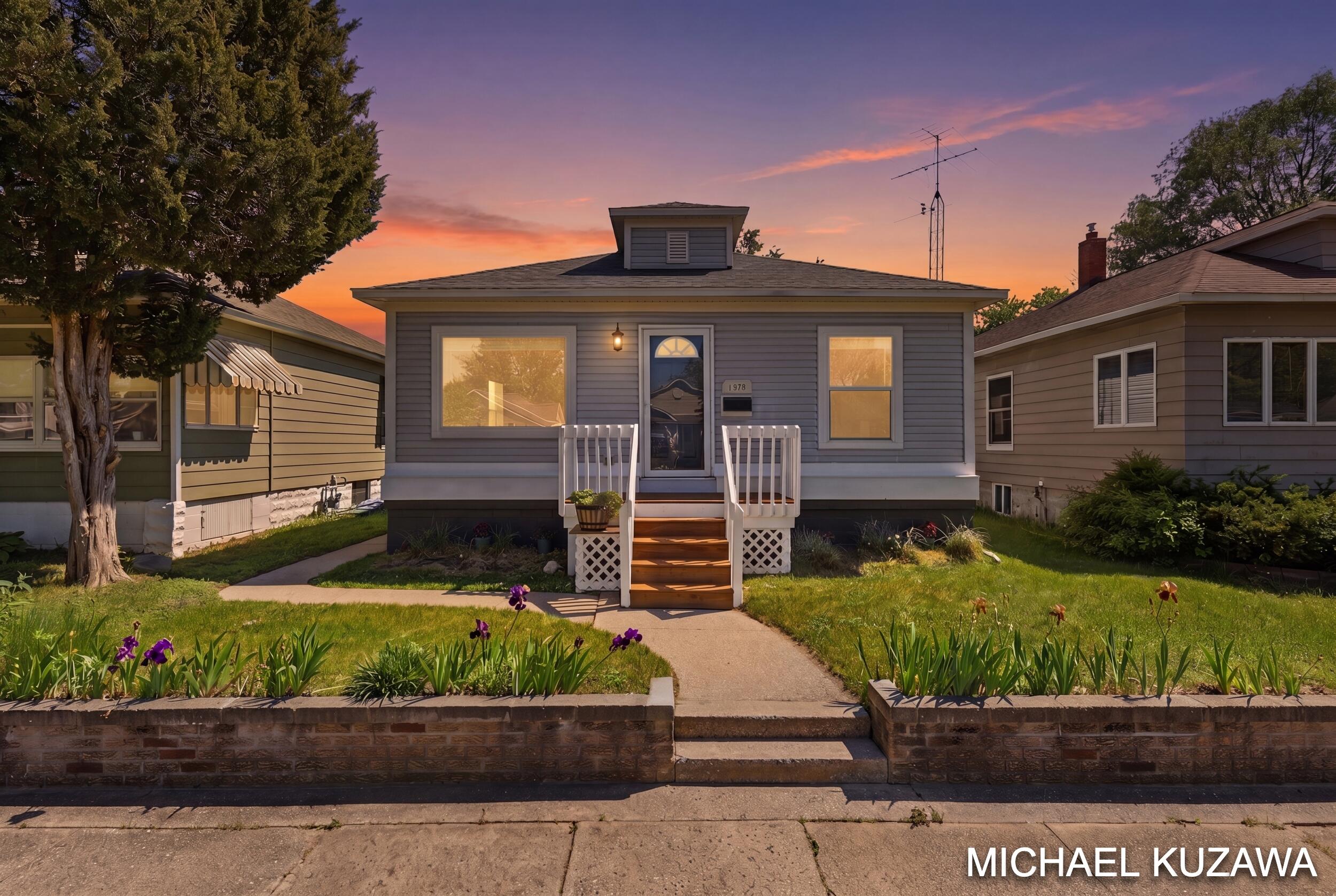 1438 Pennoyer Avenue