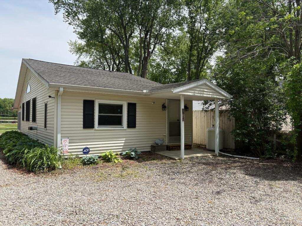 7517 Lake Drive