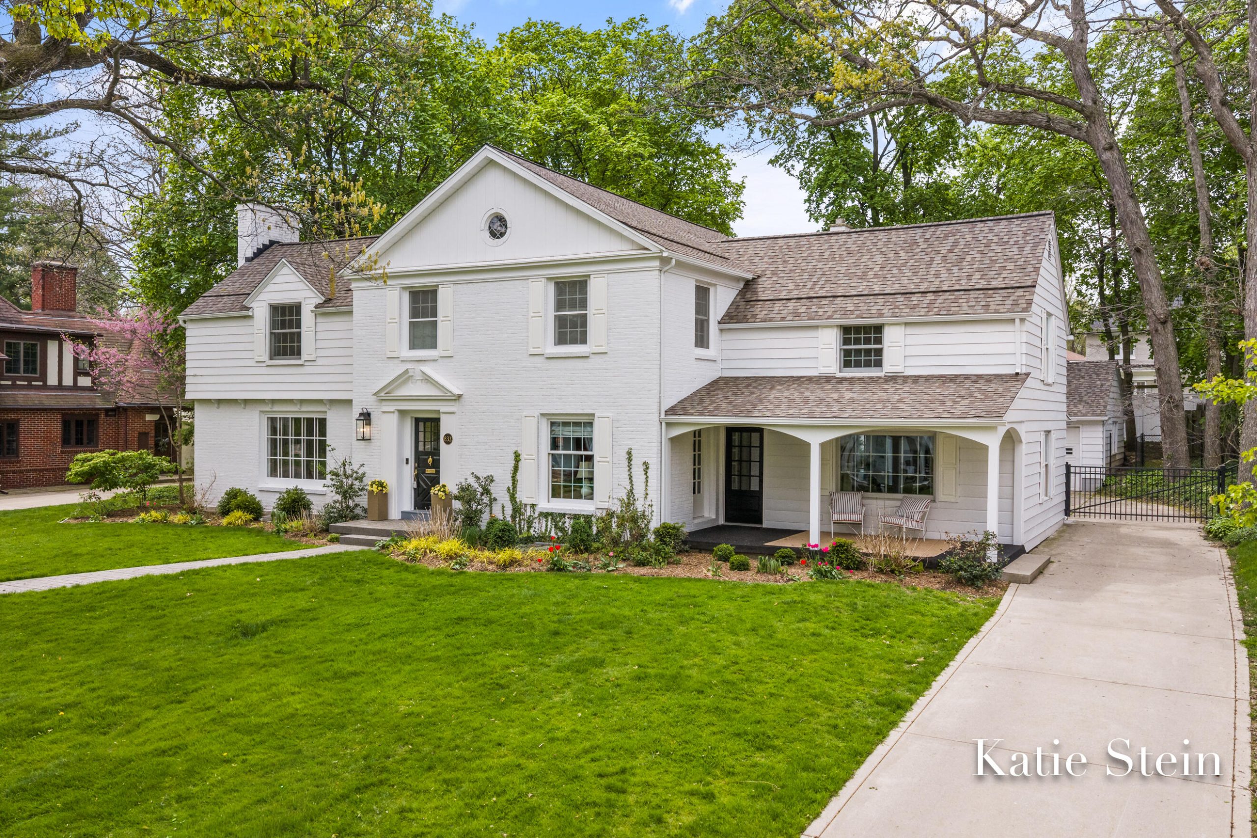 833 Gladstone Drive SE