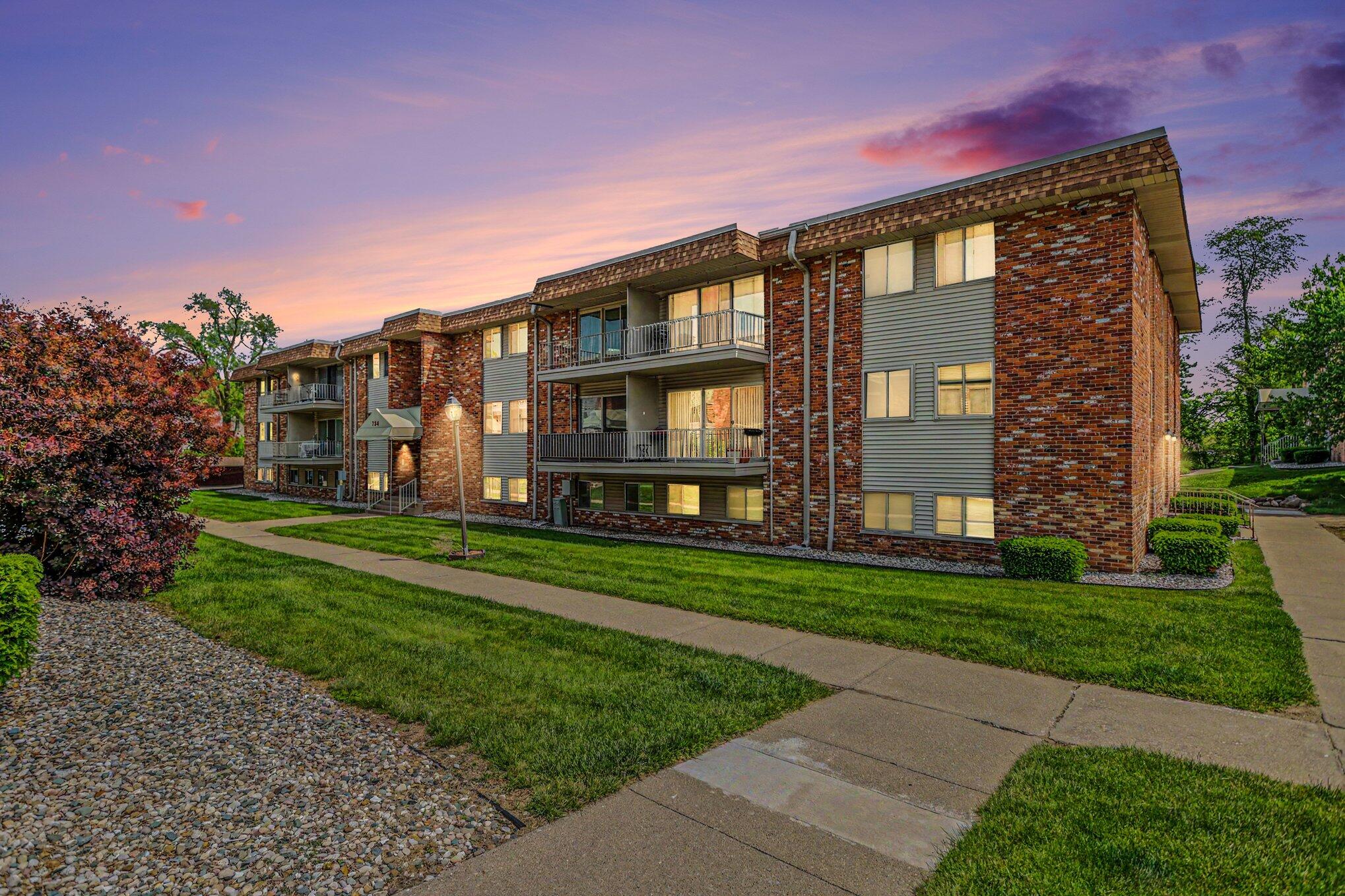 734 W Kilgore Road Unit: 303