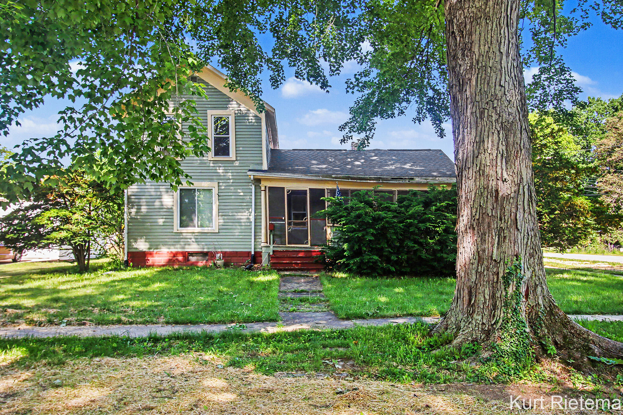 220 Hamilton Avenue
