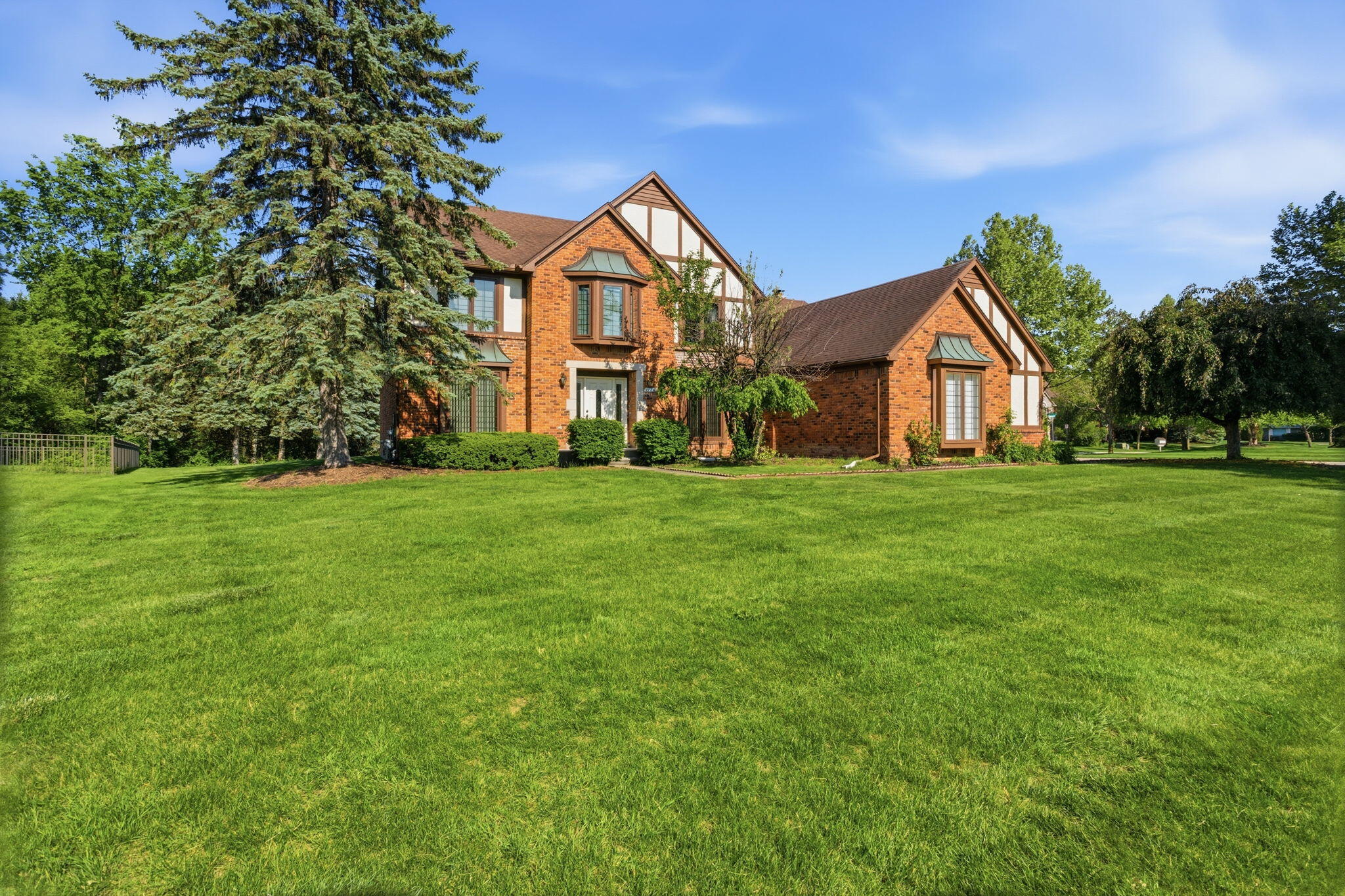 1176 Bradbury Drive