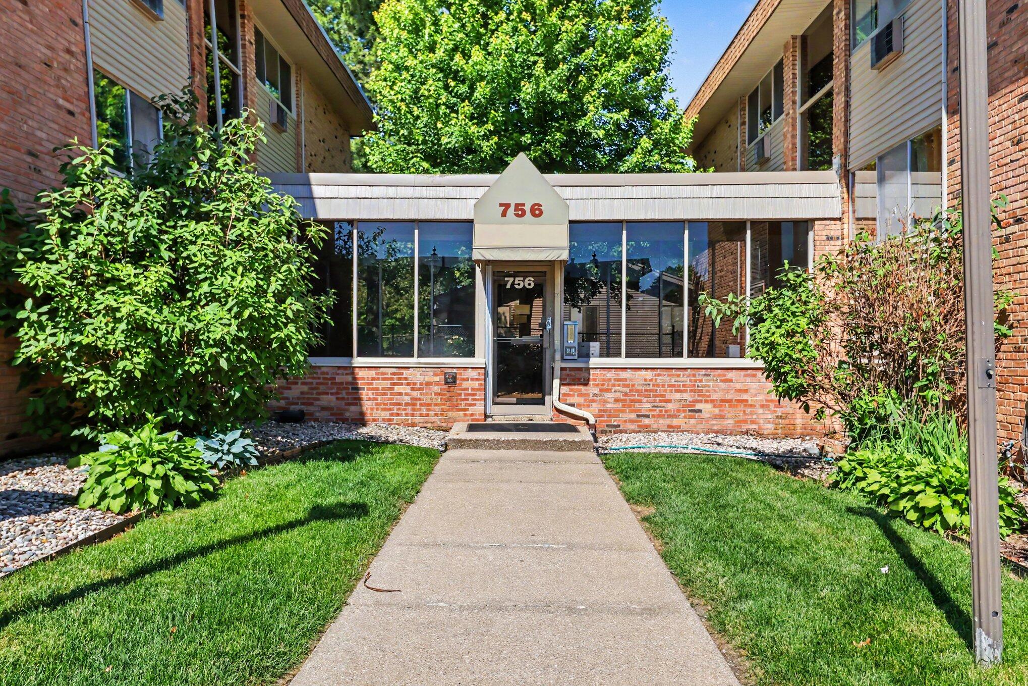 756 W Kilgore Road Unit: #205
