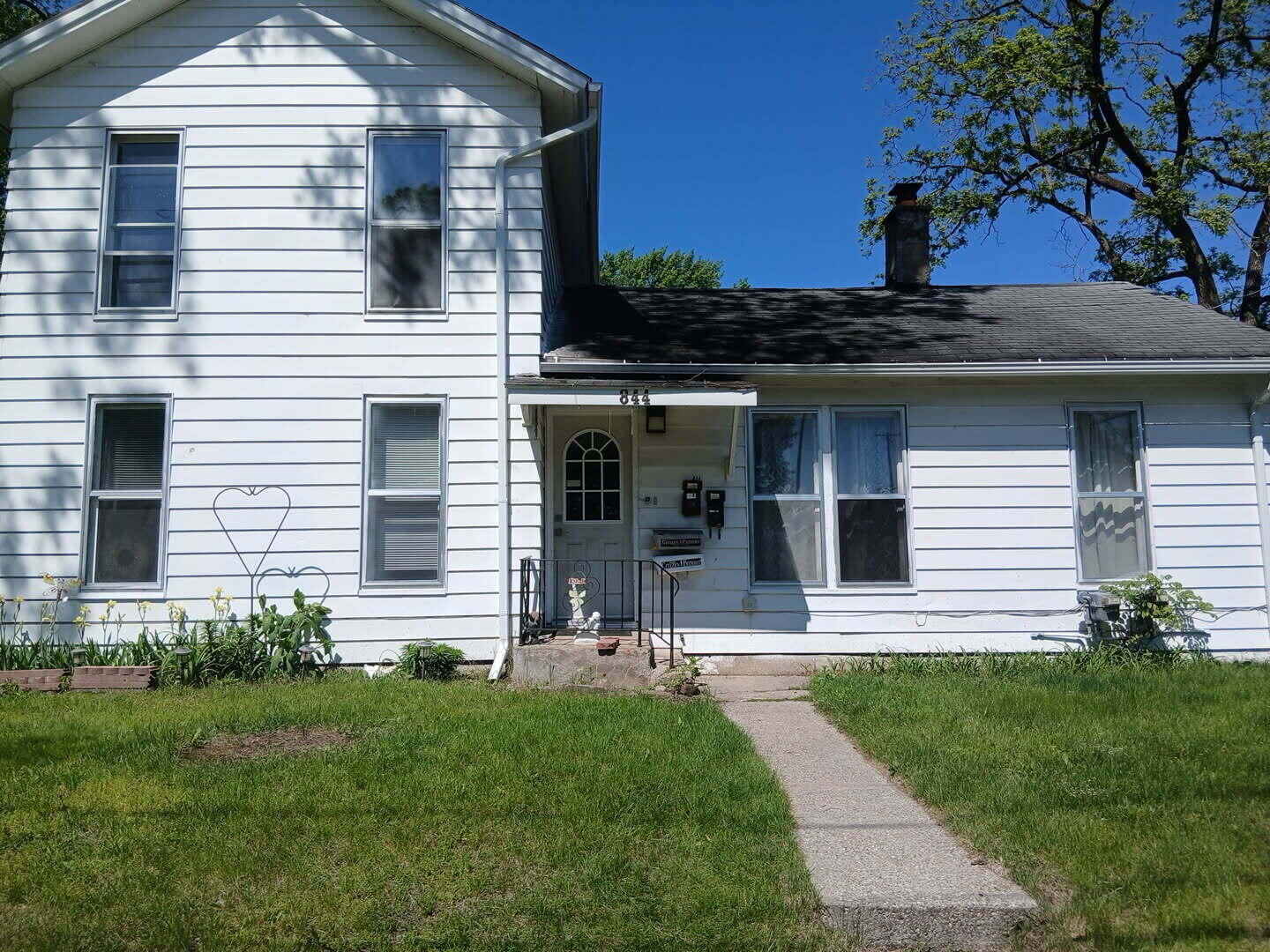 844 Backus Street