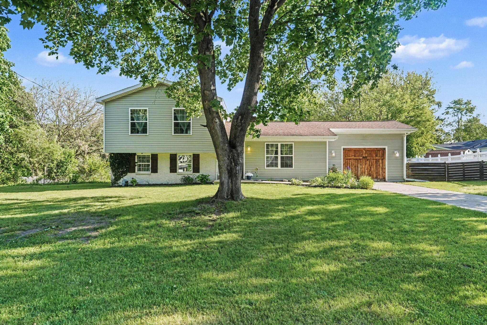 140 Viking Court
