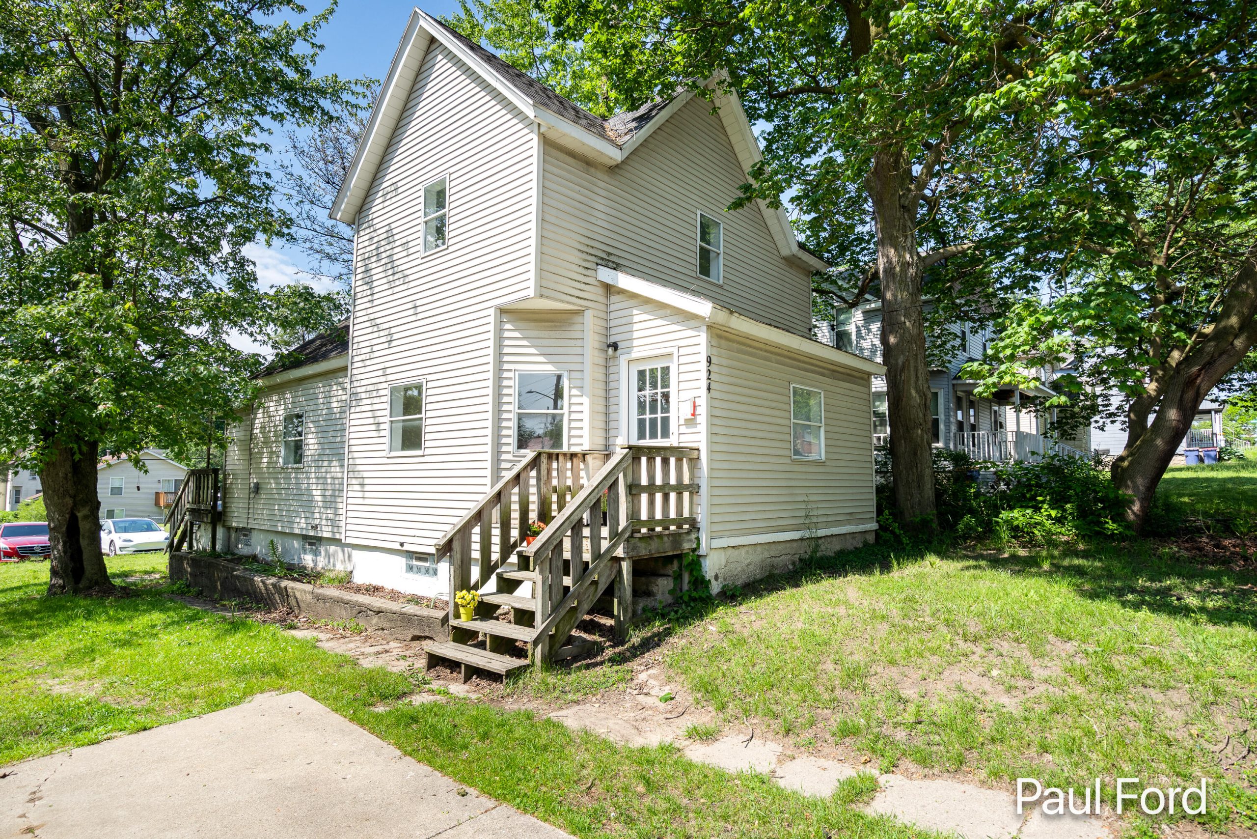 924 Hall Street SE