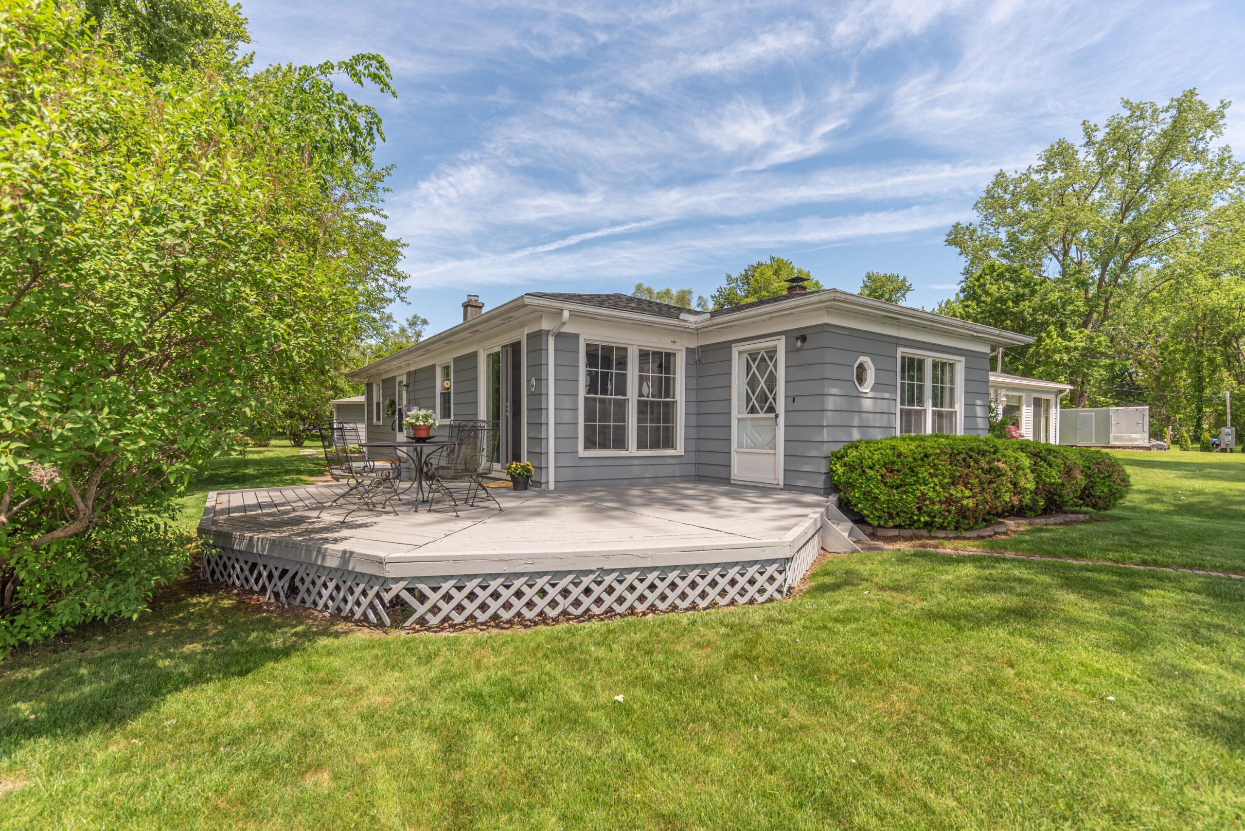 9547 Crestline Drive