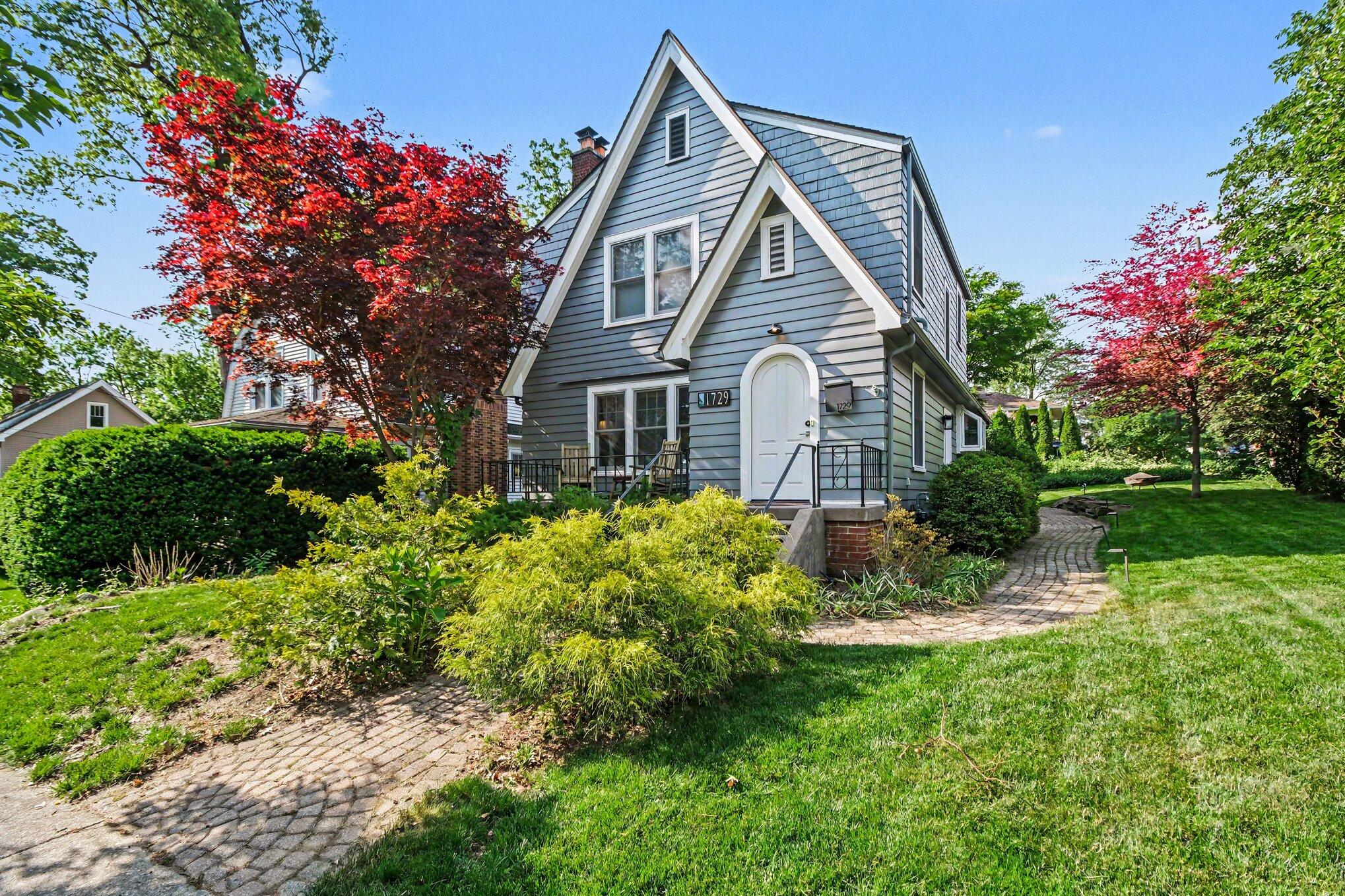 1729 Dexter Avenue