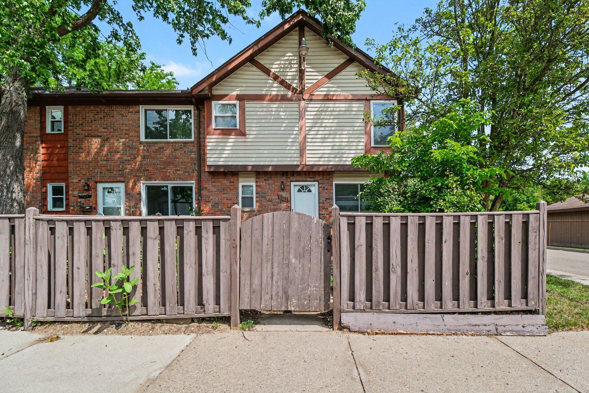 1011 N Terrace Lane