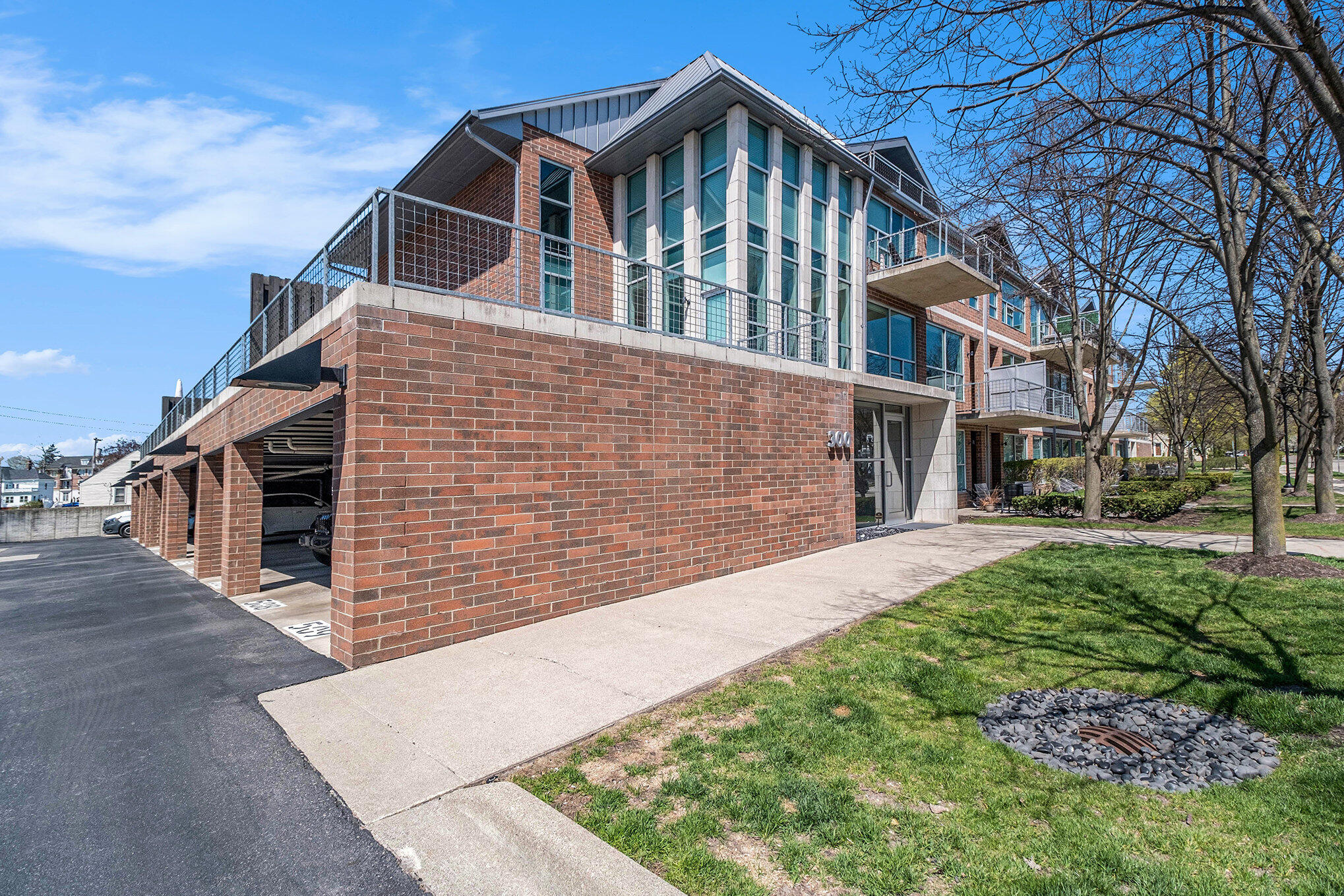 300 Hamilton Street Unit: 204