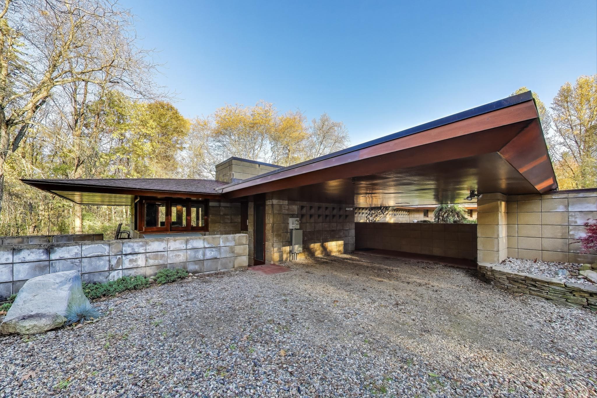 11185 Hawthorne Drive