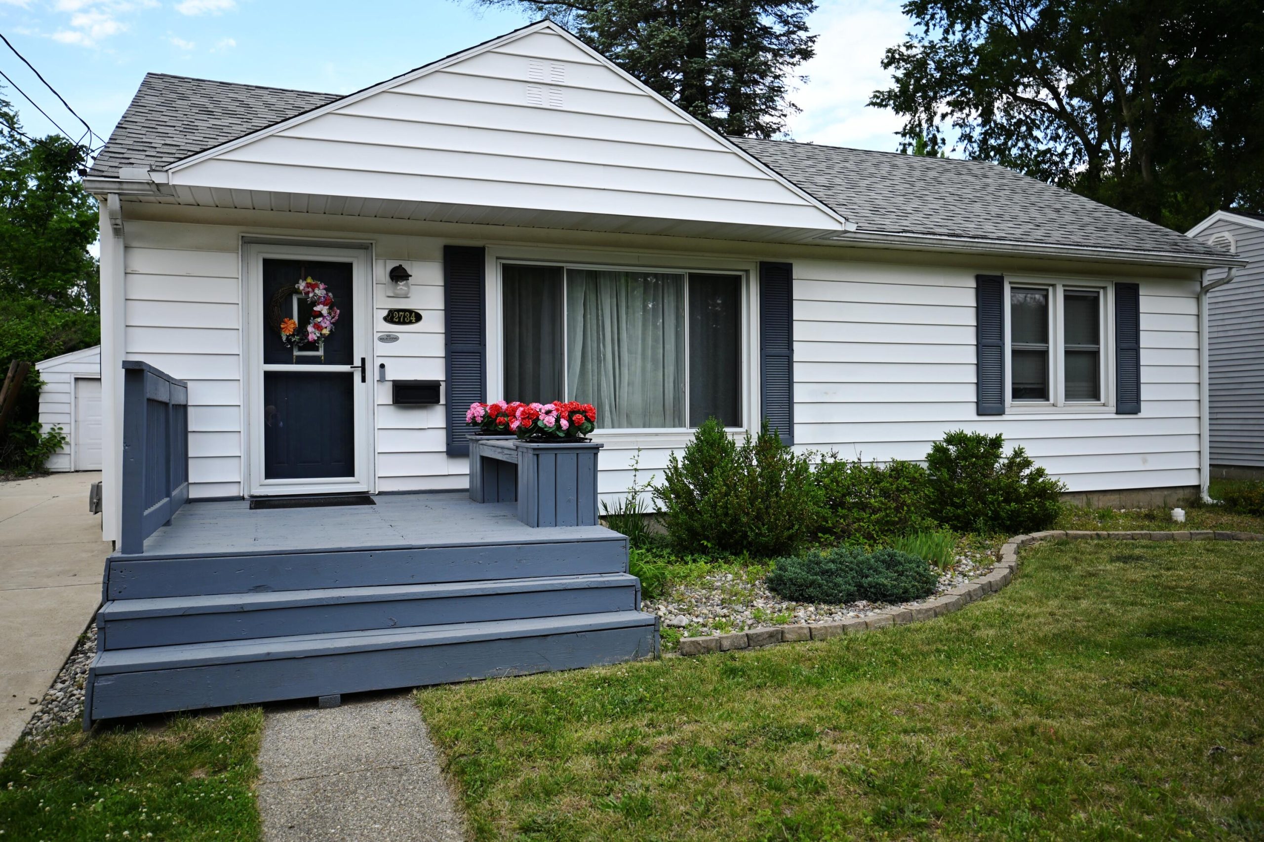 2734 Wellington Road
