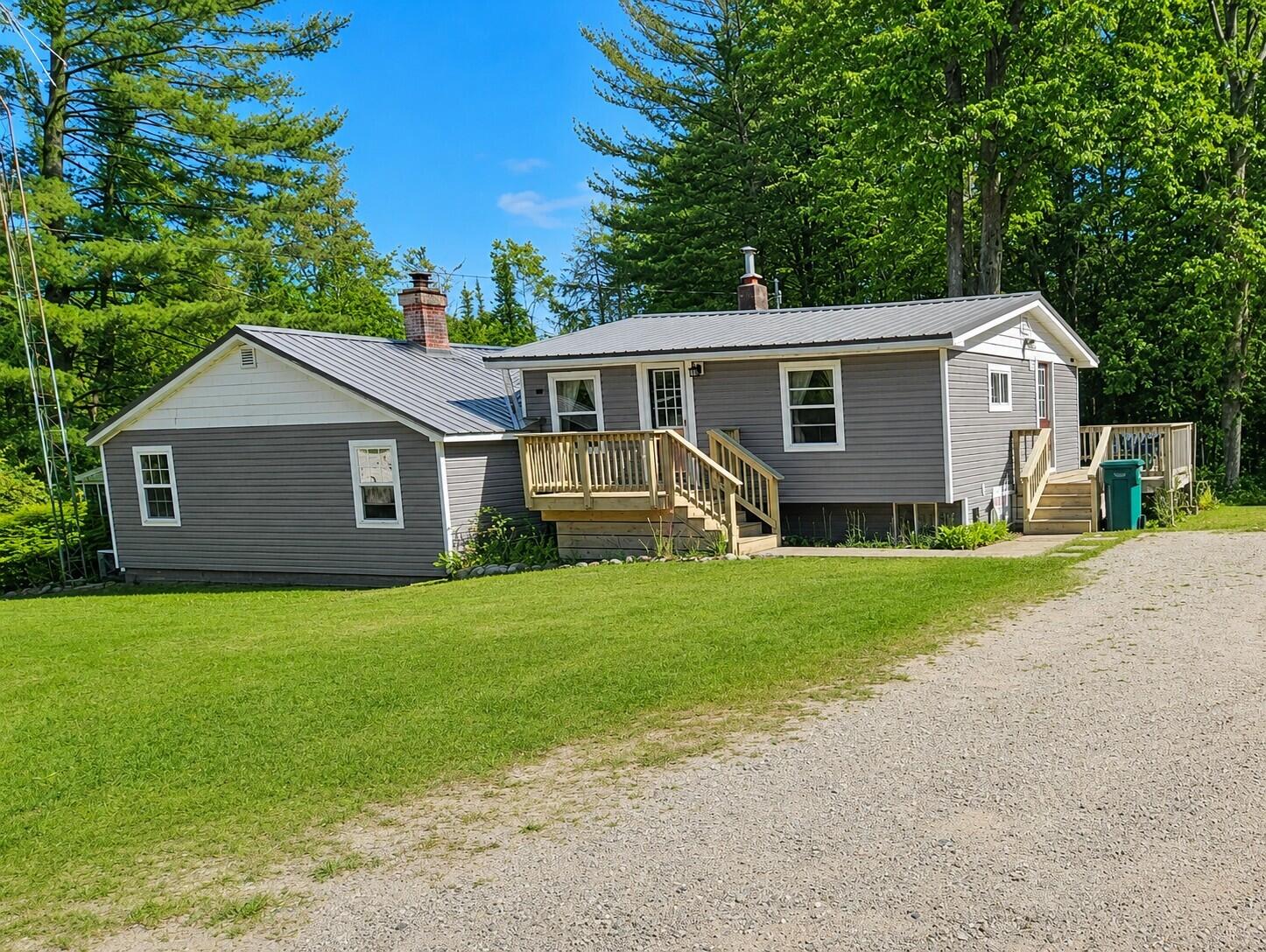 3119 W Maple Grove Road