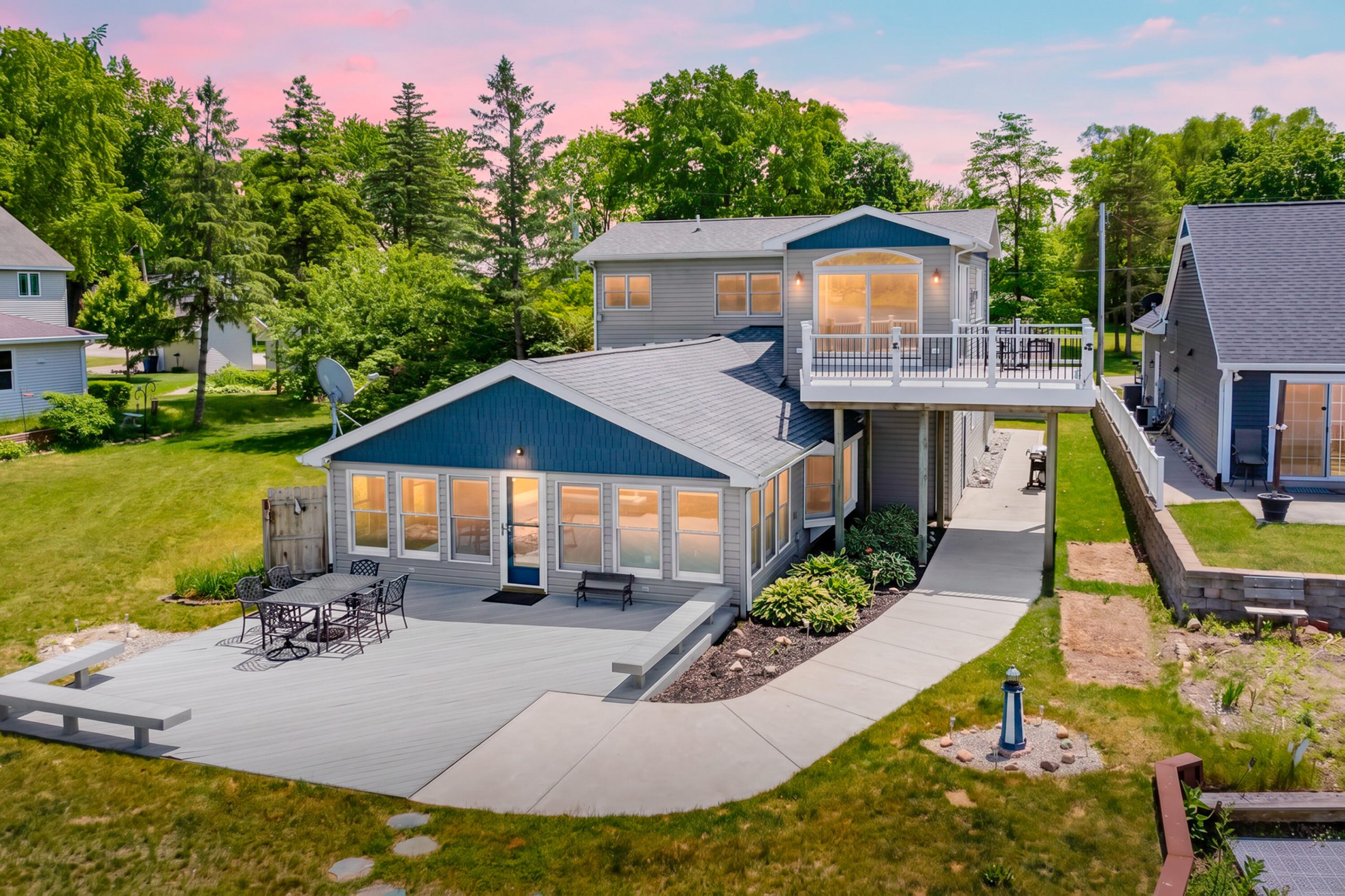 7118 Shoreline Drive
