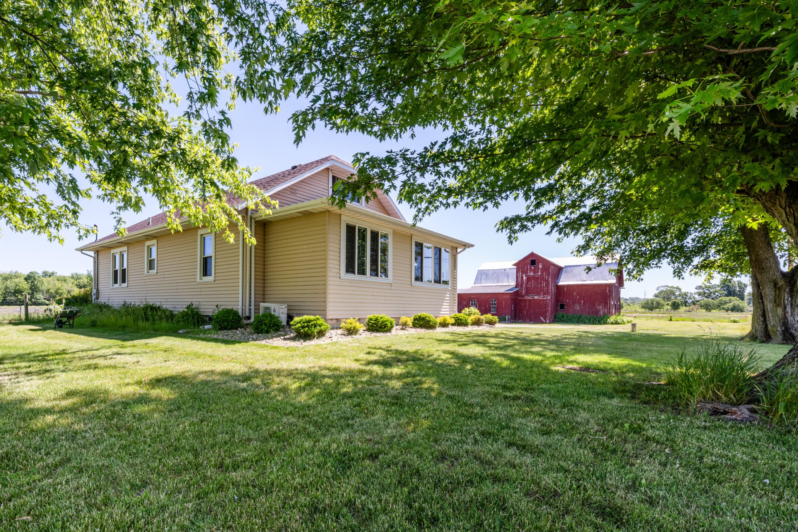 887 W Hinchman Road