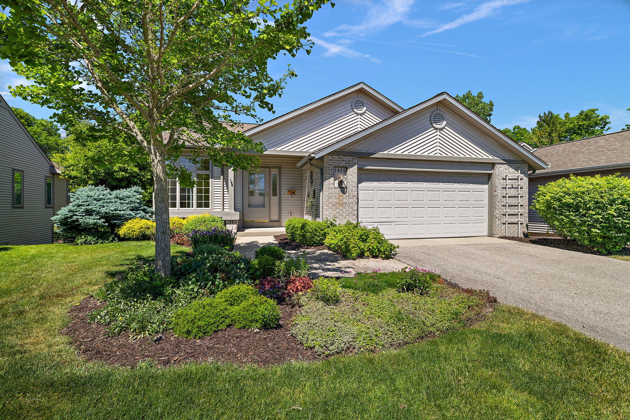 1925 Hidden Oak Court SE