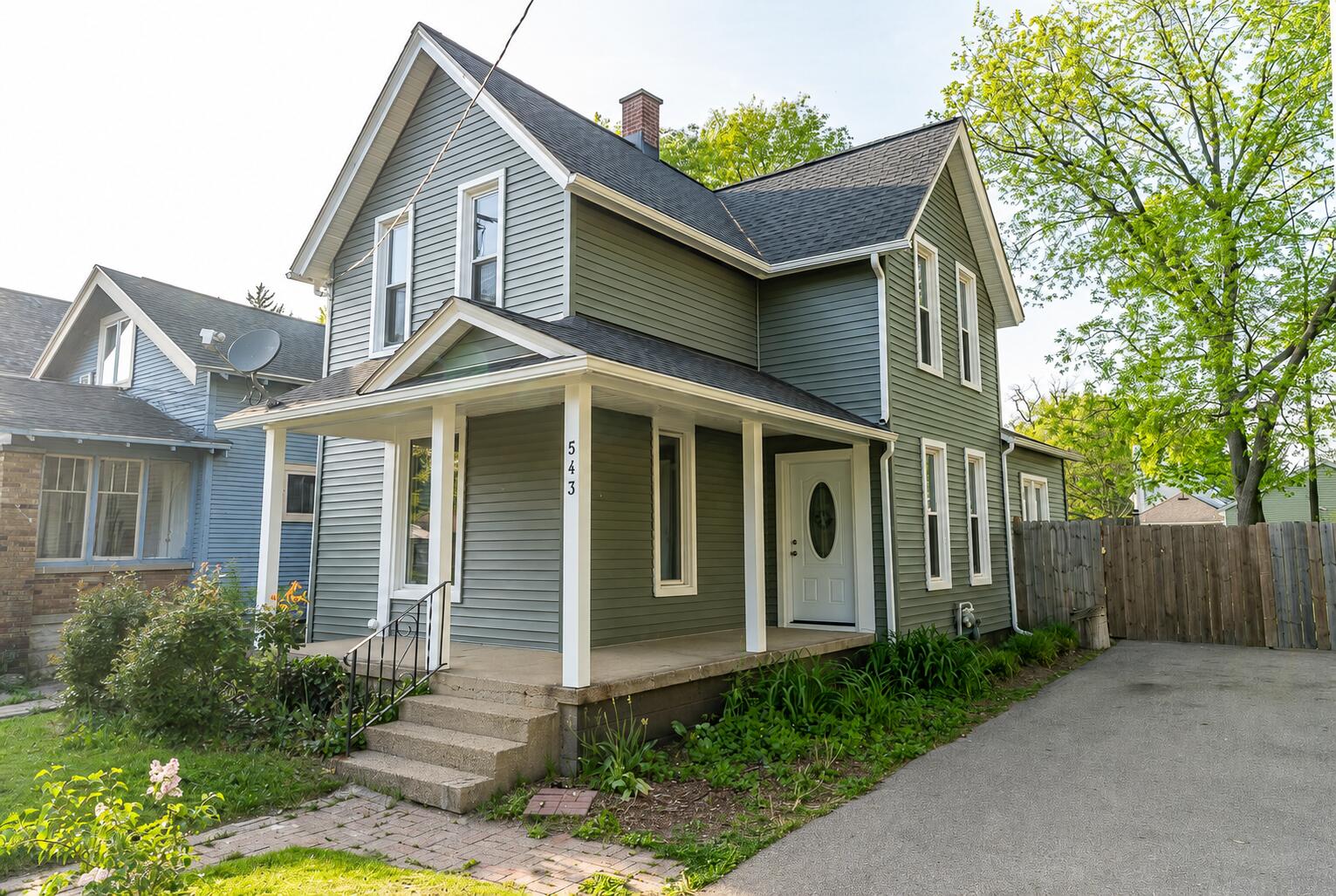 543 Leonard Street NE
