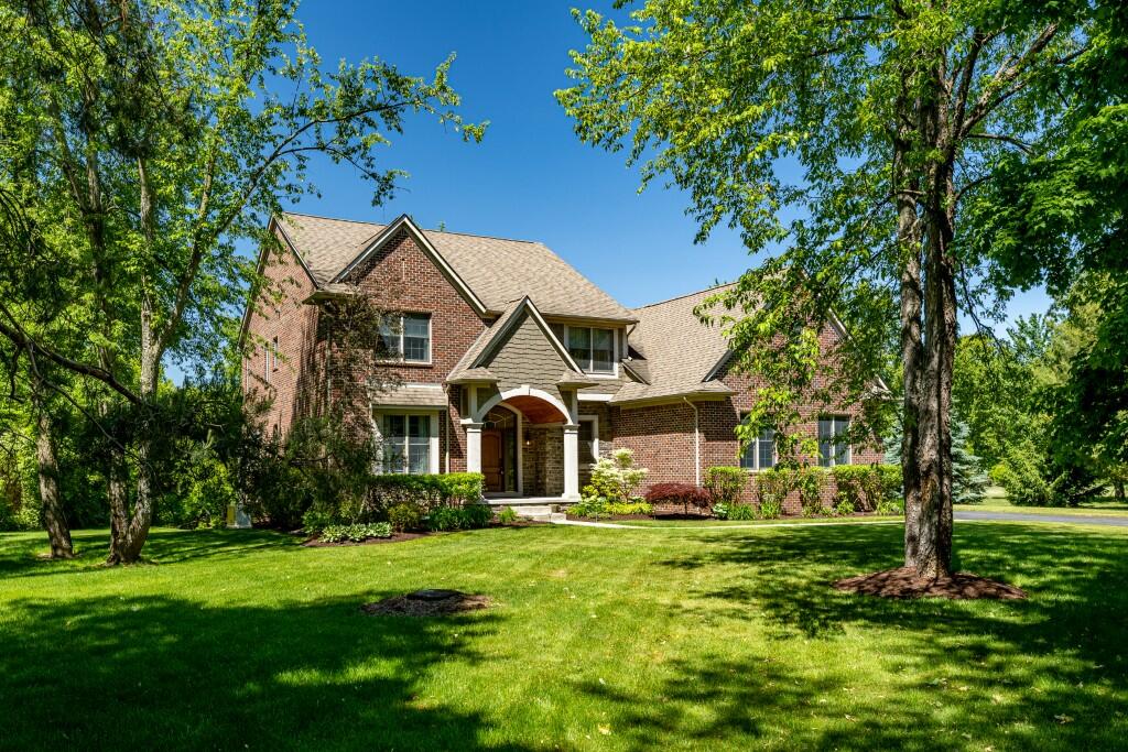 8061 Pine Ridge Court