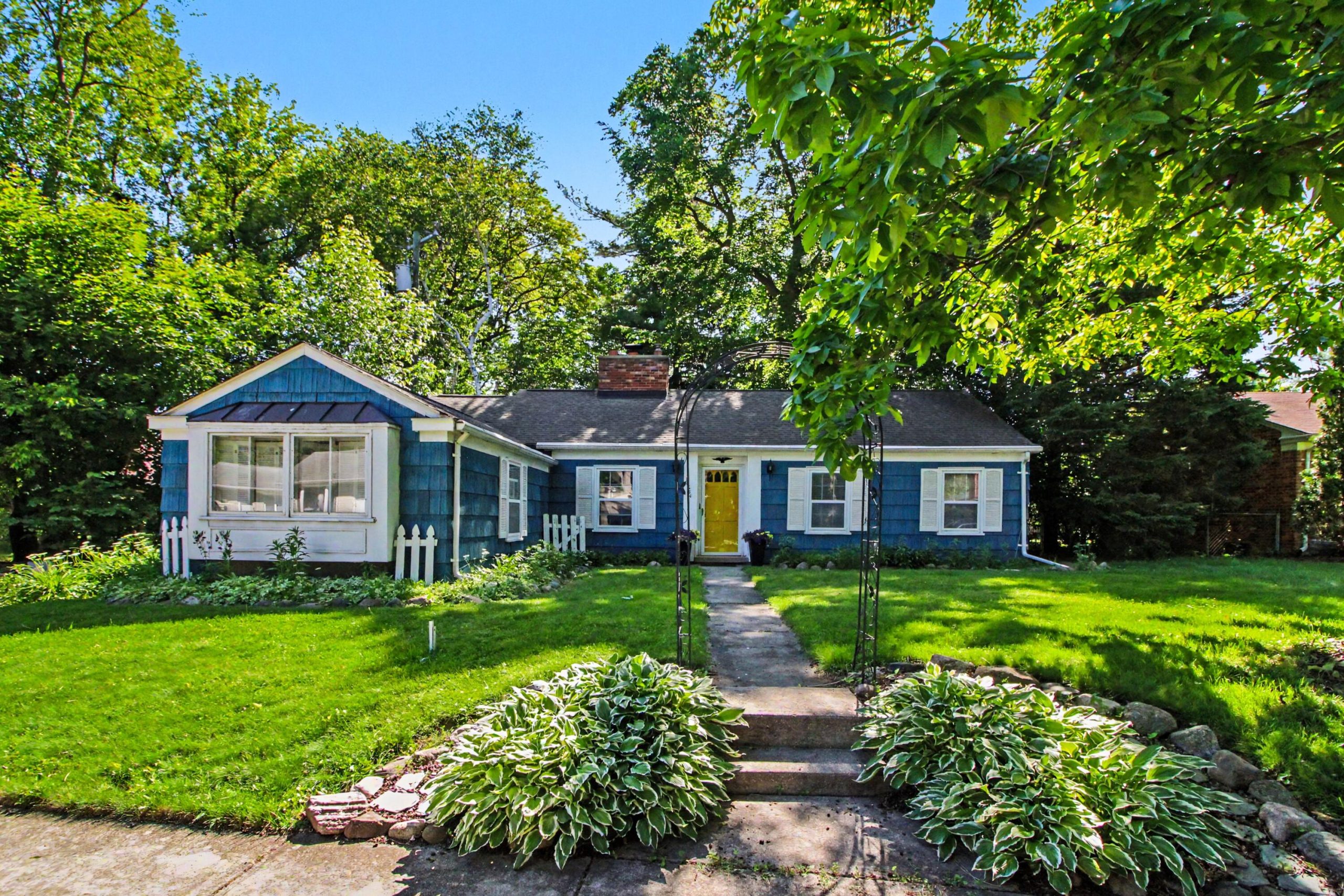 16654 MacArthur