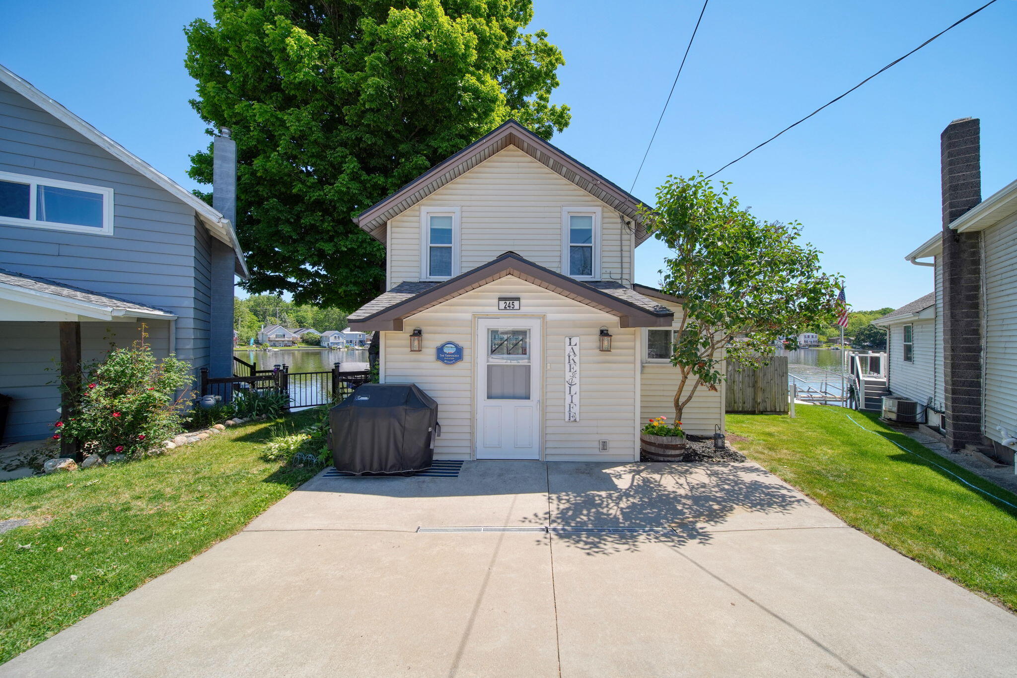 245 Duryeas Point