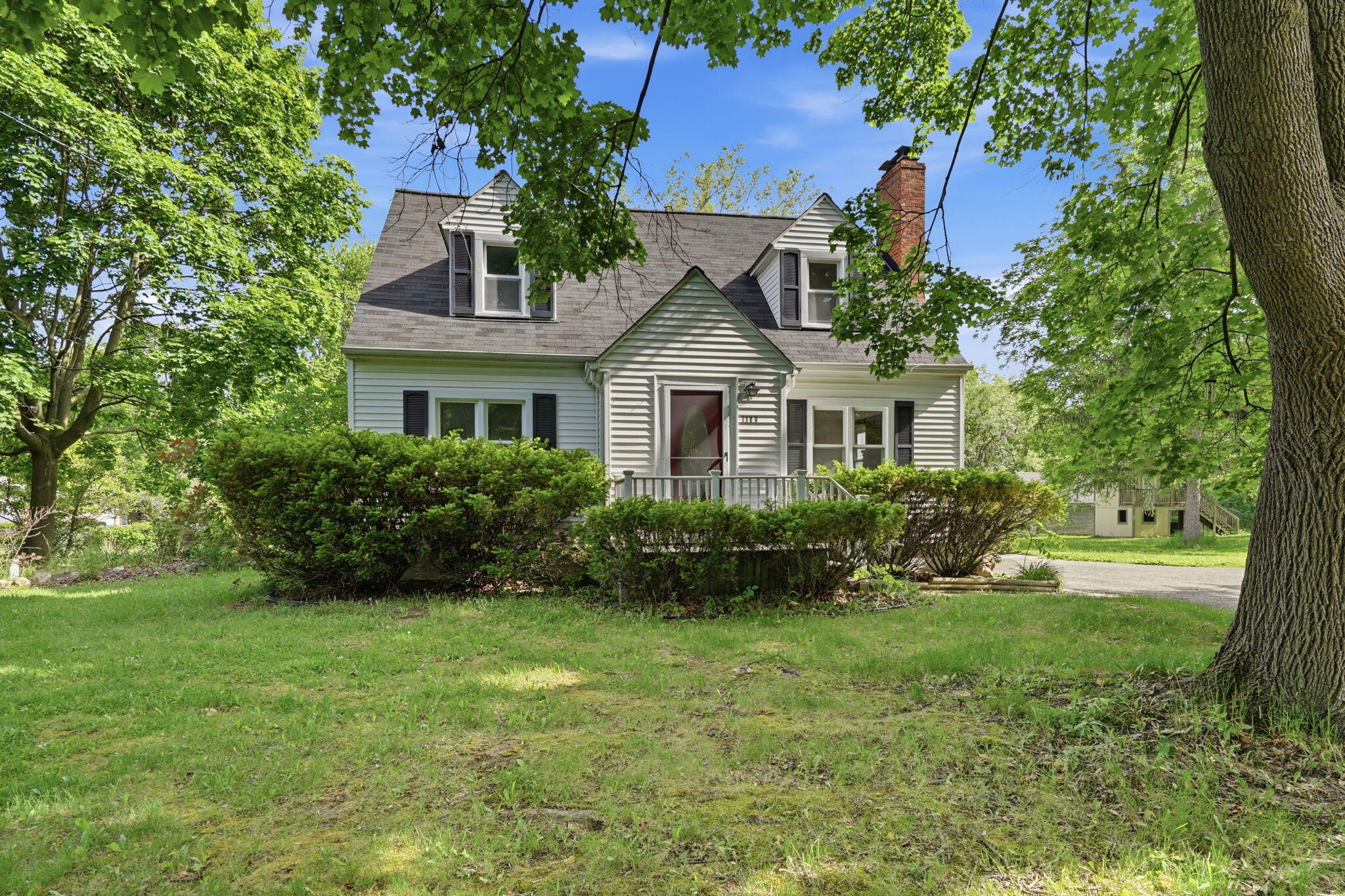 1158 W Reid Road
