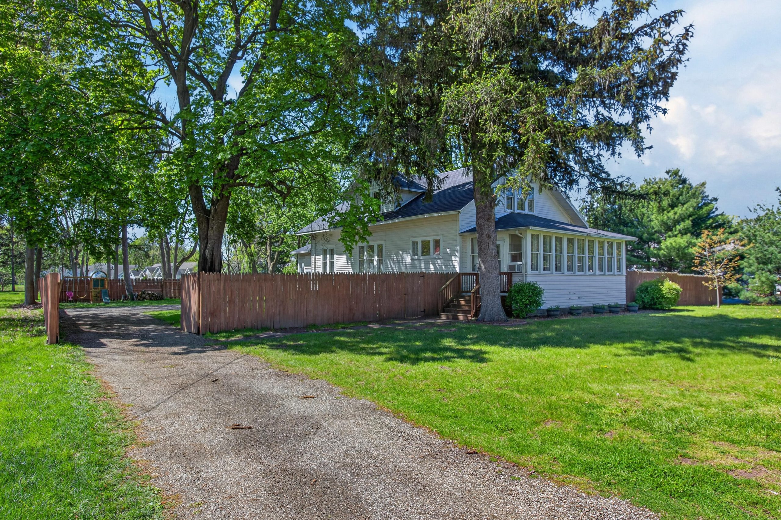 1536 E Nickerson Court
