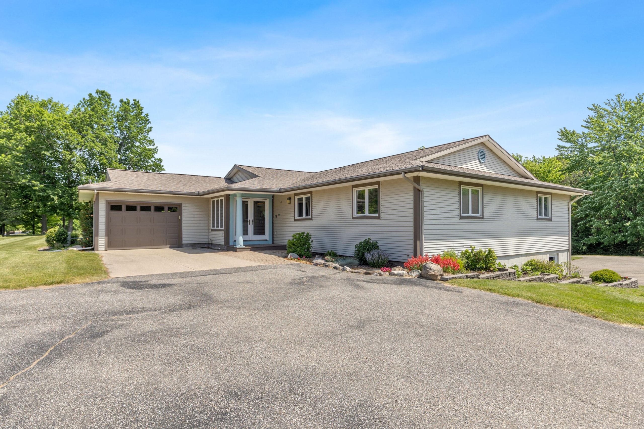 3252 N 160th Avenue
