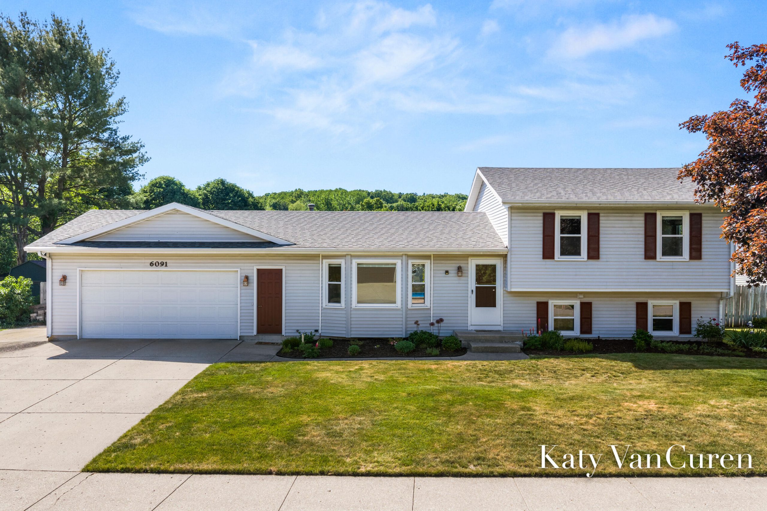 6091 Rogue River Meadows Drive NE