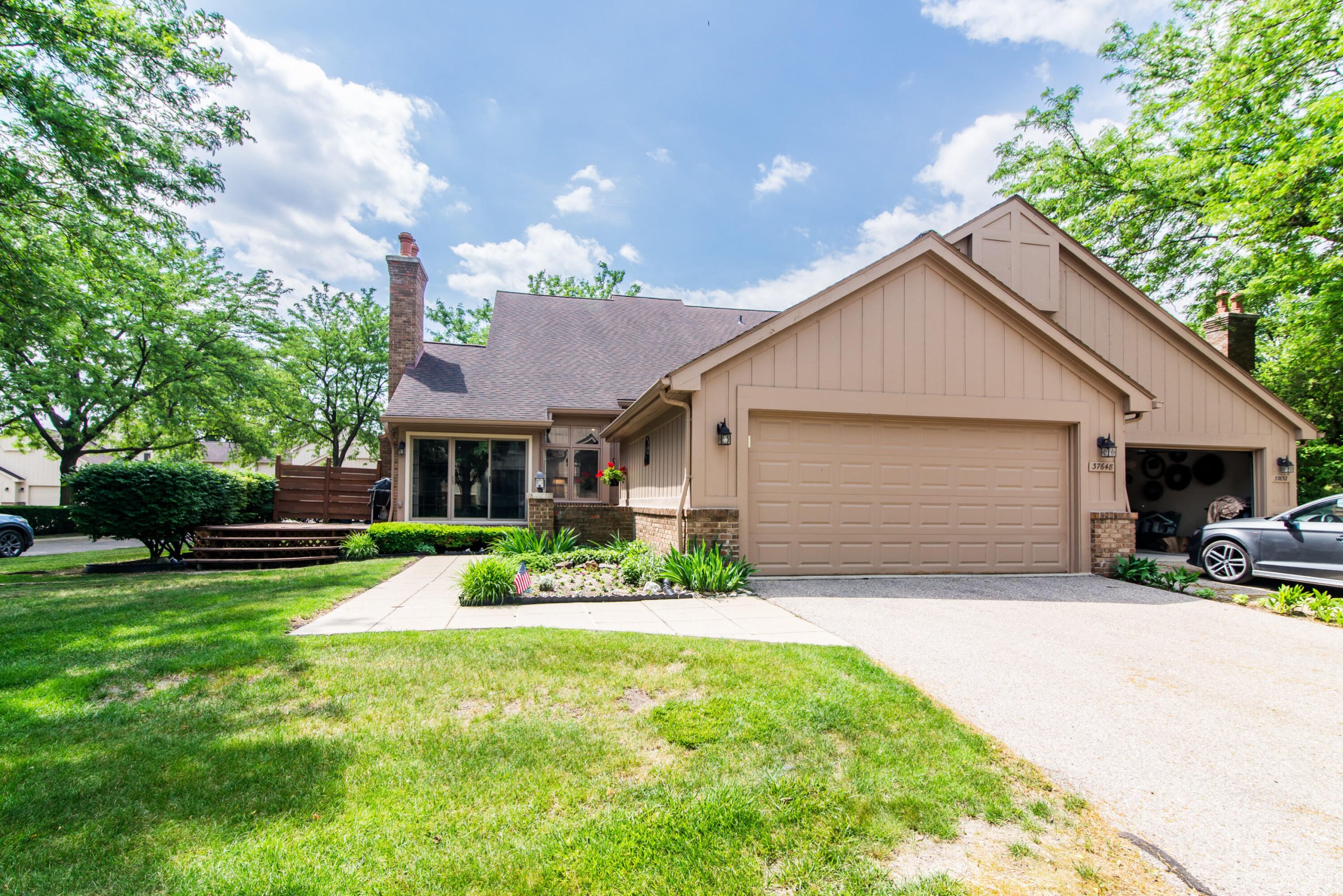 37648 N Laurel Park Drive Unit: 63
