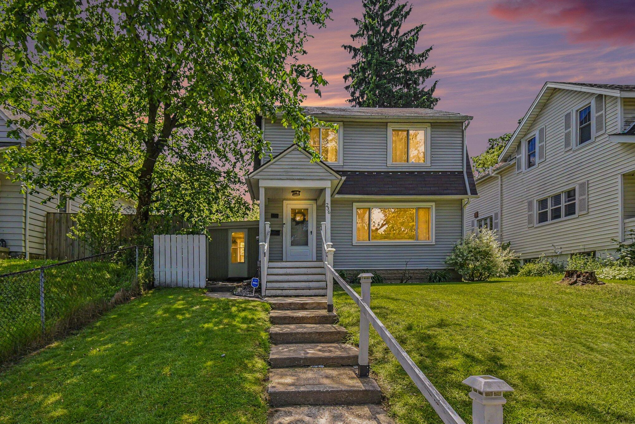 236 Dean Street NE