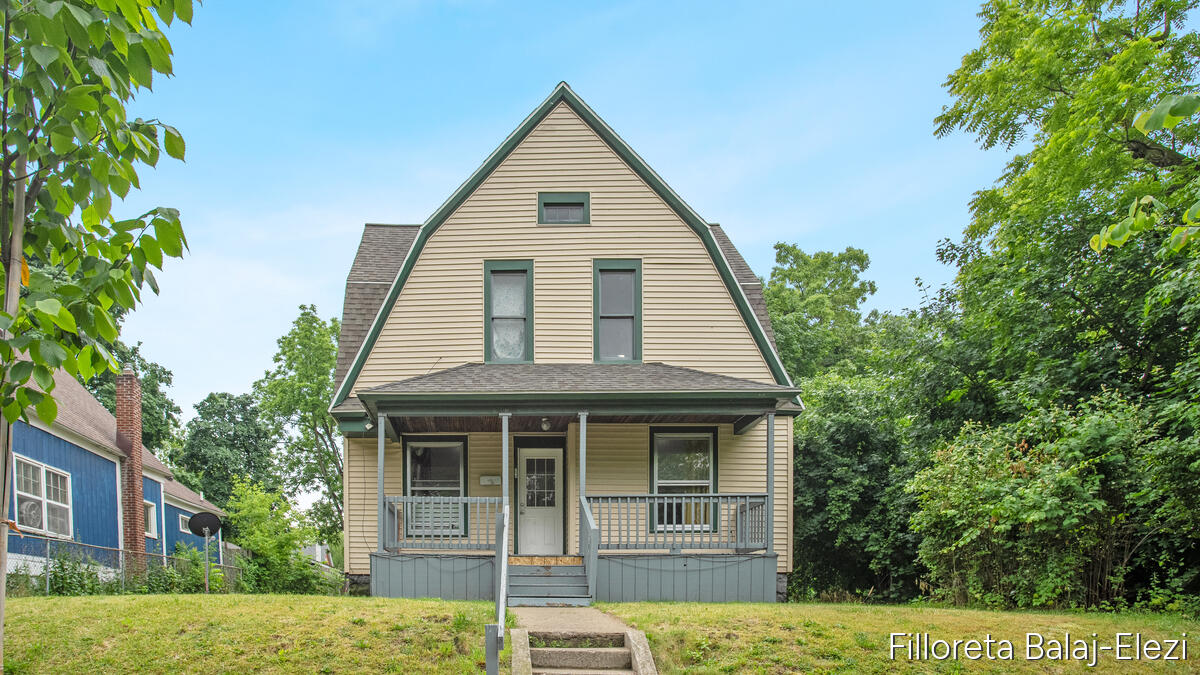 714 Adams Street SE
