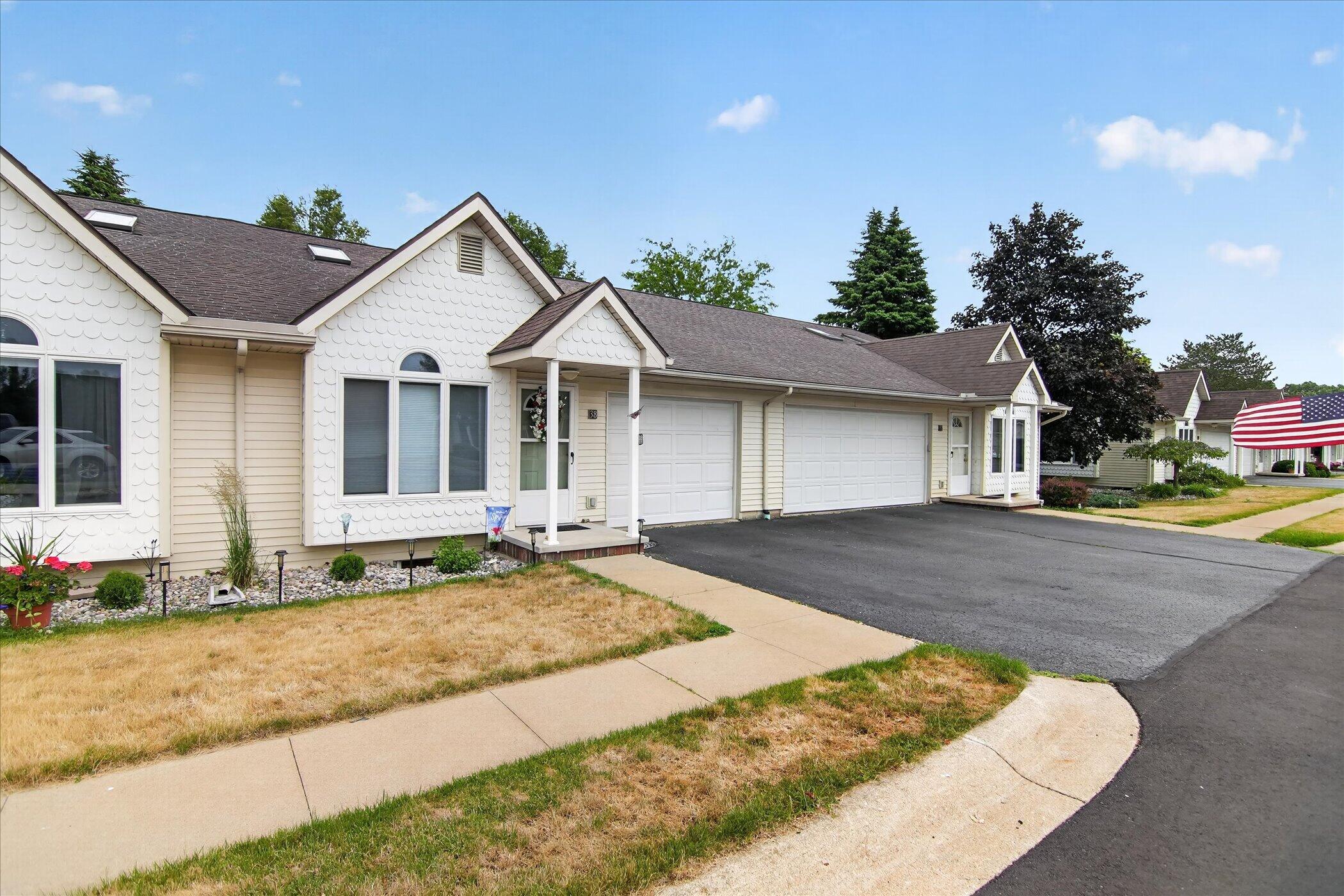 729 Clark Street Unit: 38