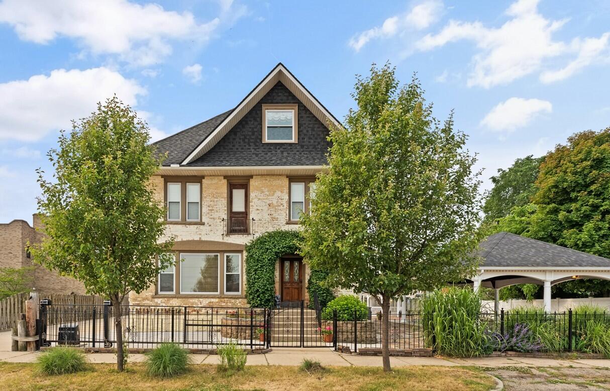 424 Huron Street