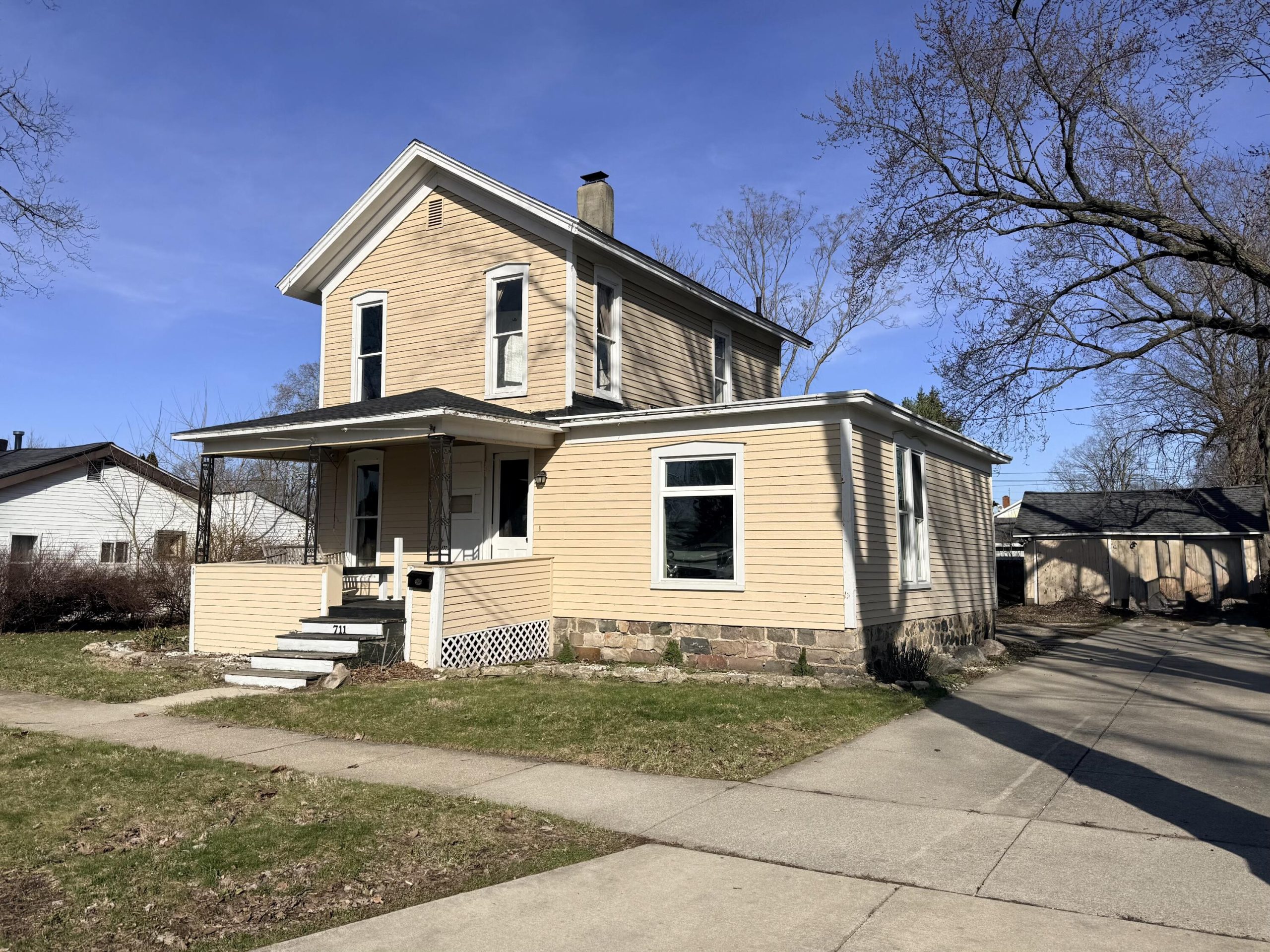 711 Maple Street