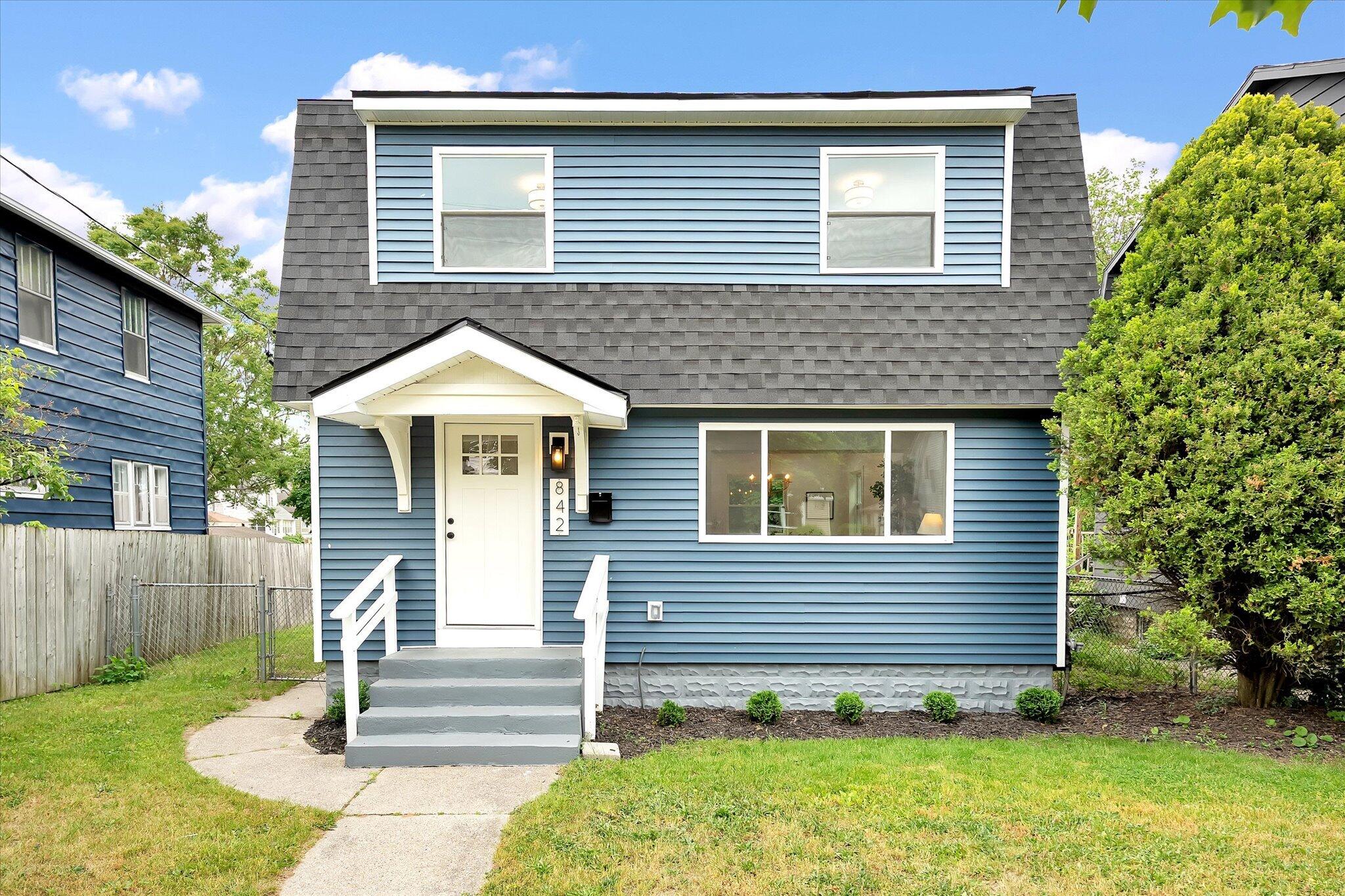 842 Griggs Street SE