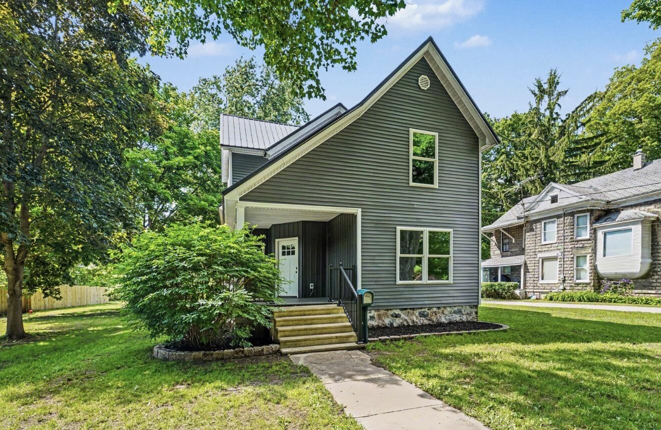 209 E High Street