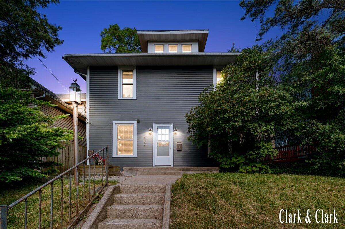 437 Rosewood Avenue SE