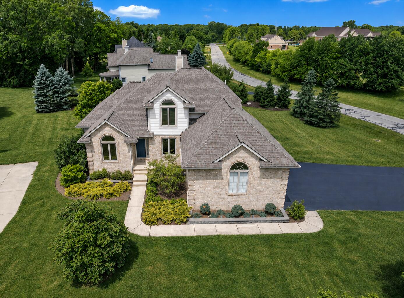5049 Birdie Lane