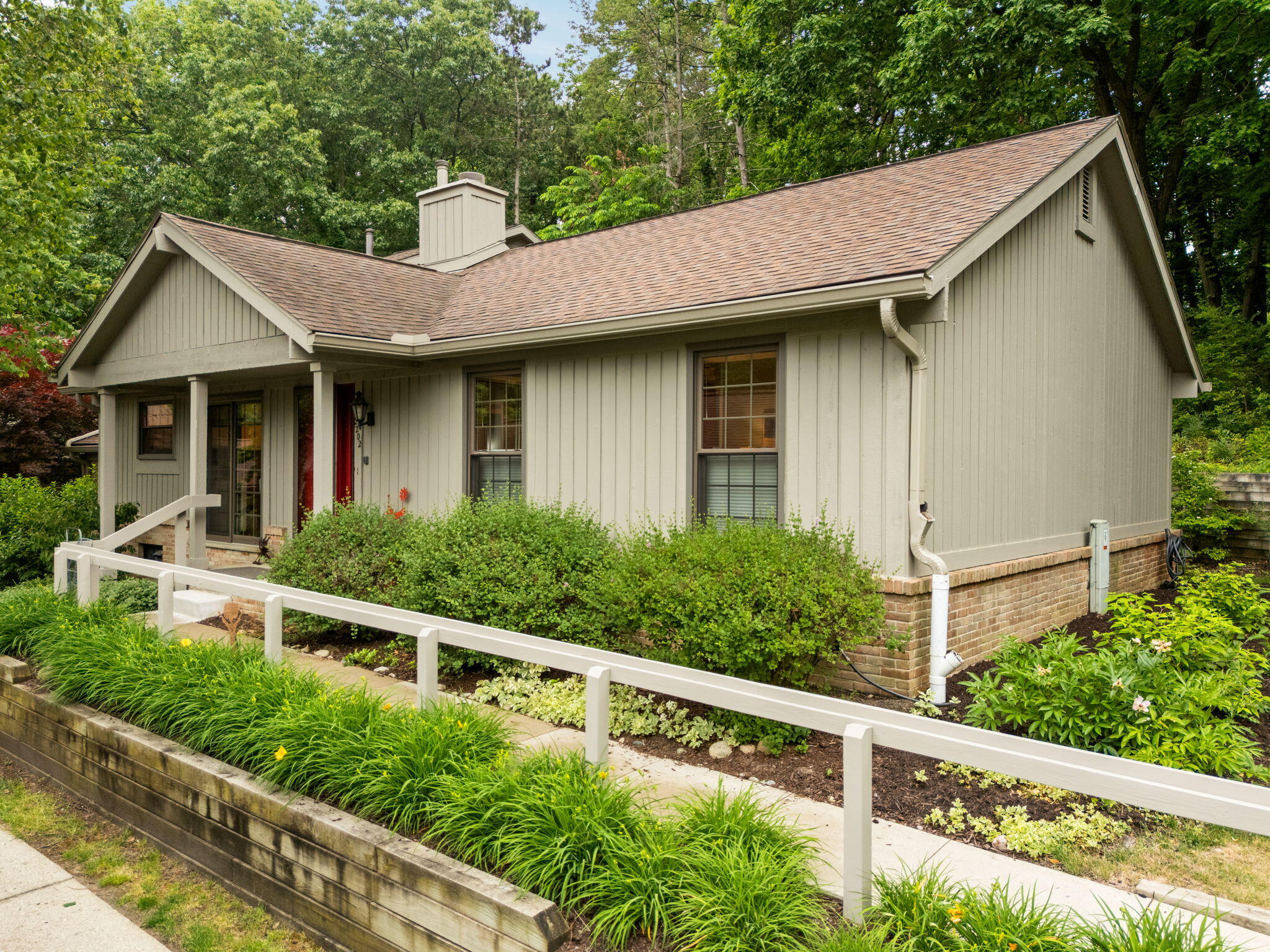 2202 Pine Grove Court