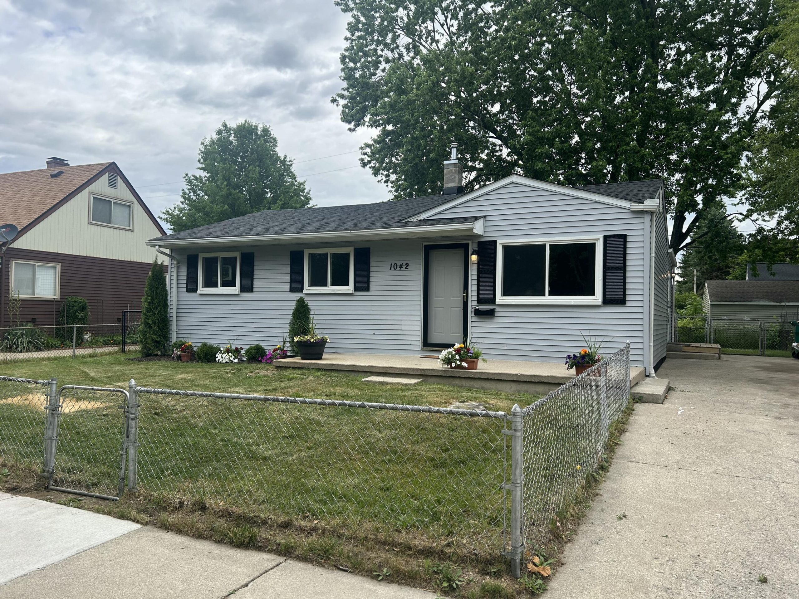 1042 Red Leaf Lane