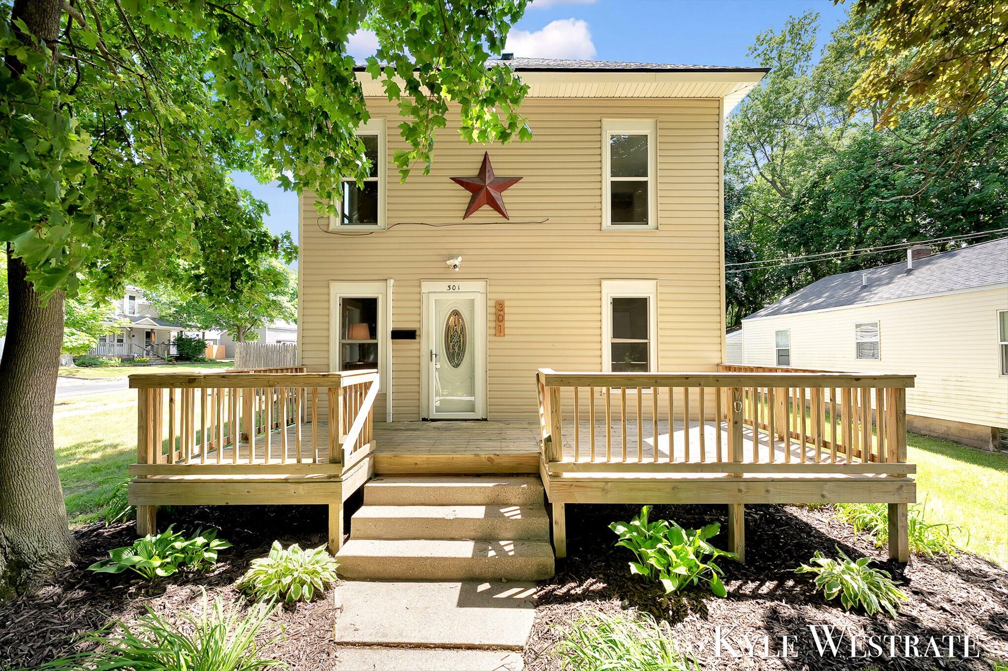 301 W Montcalm Street