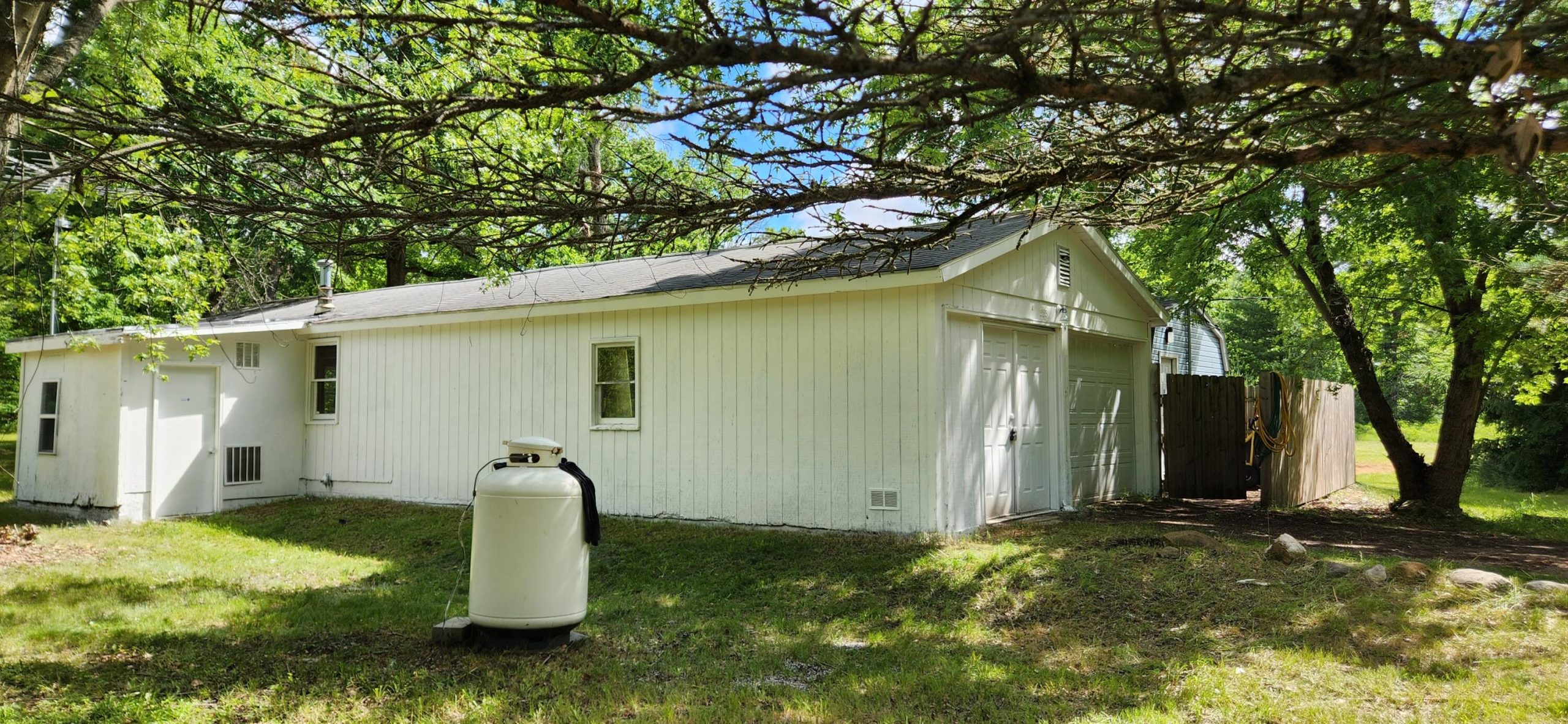 383 W 8 Mile Road